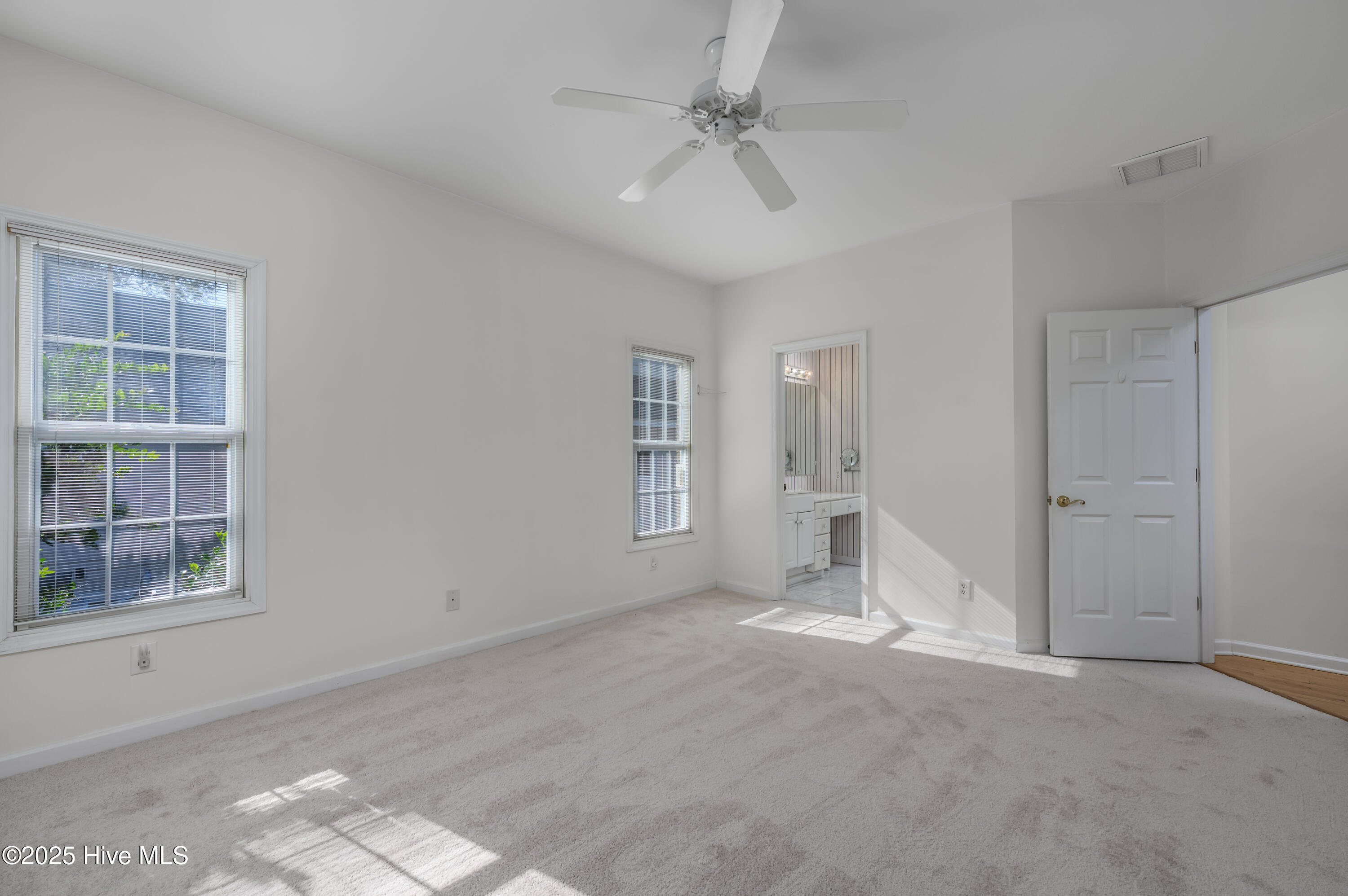 100541509 | Photo 28