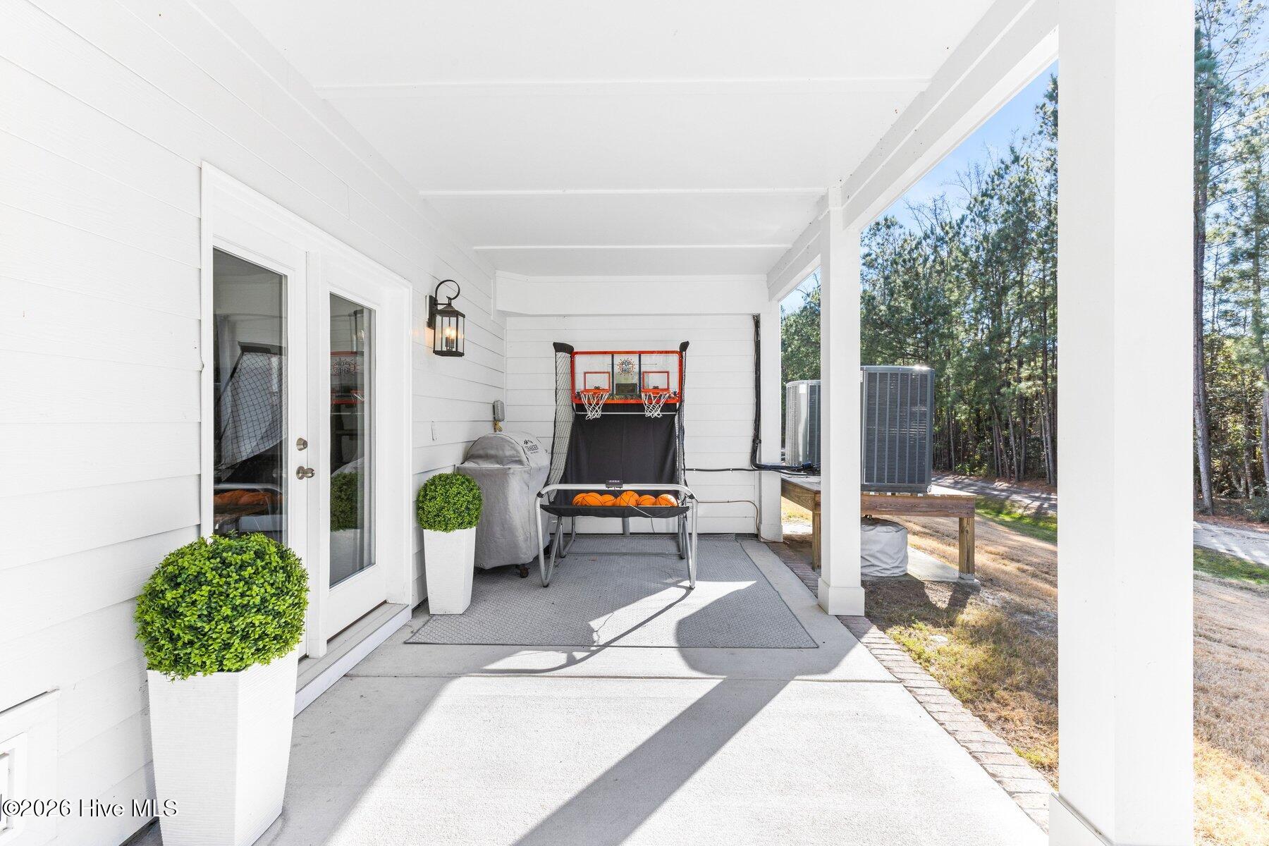 100547333 | Photo 45