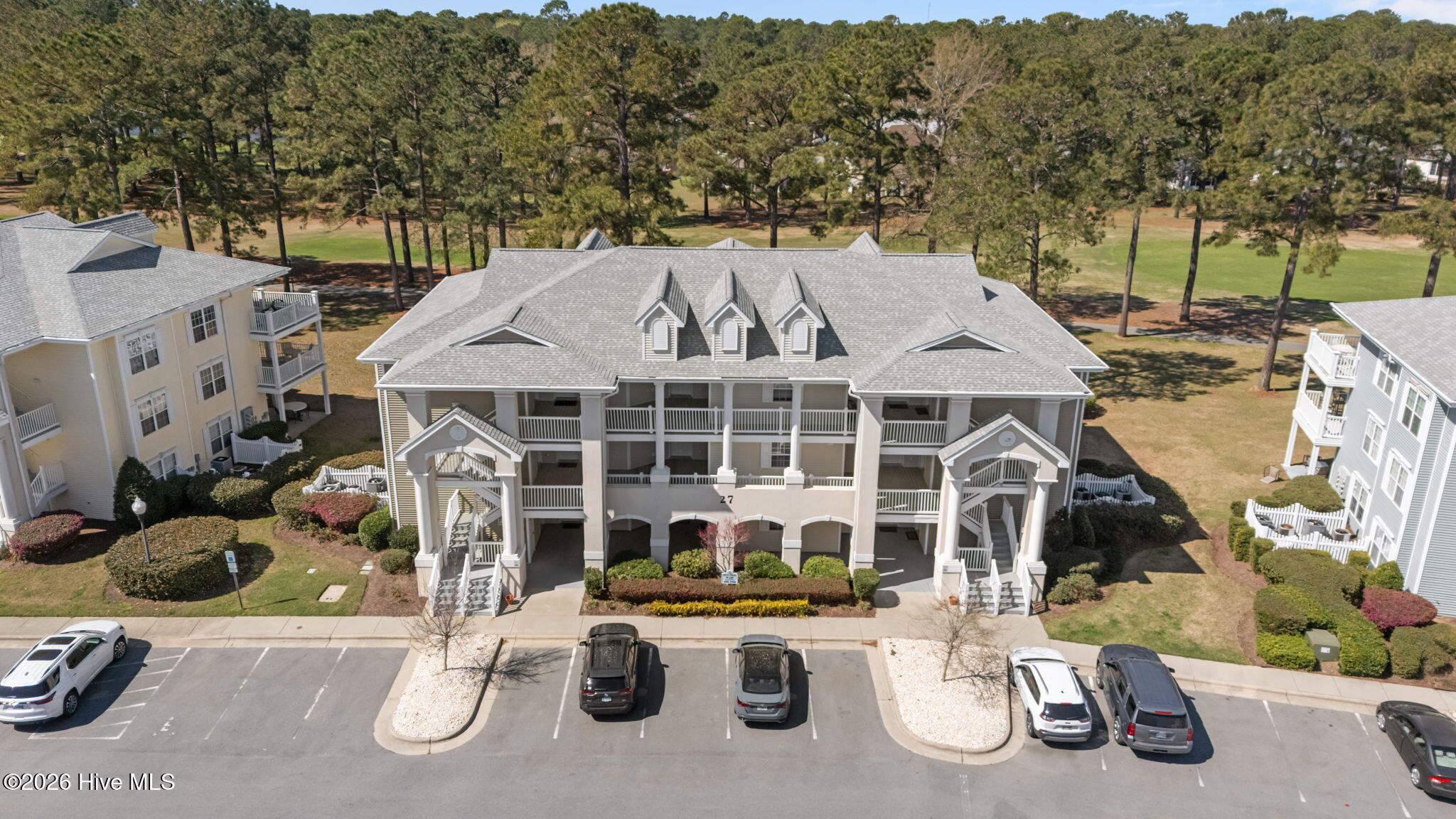 100561049 | Photo 31