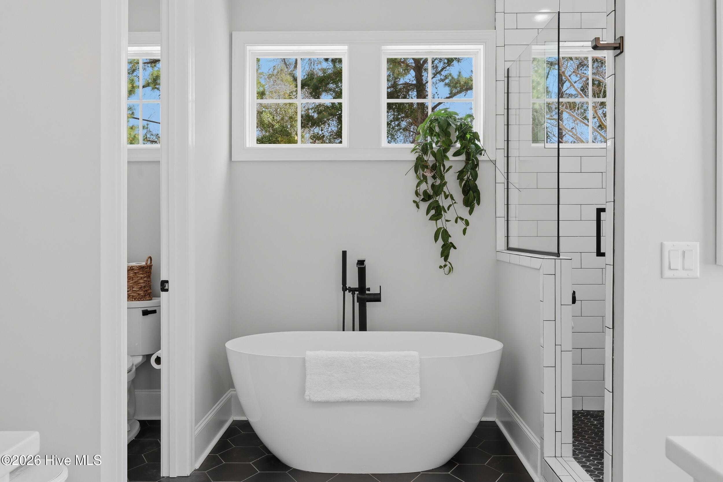 100562454 | Photo 25