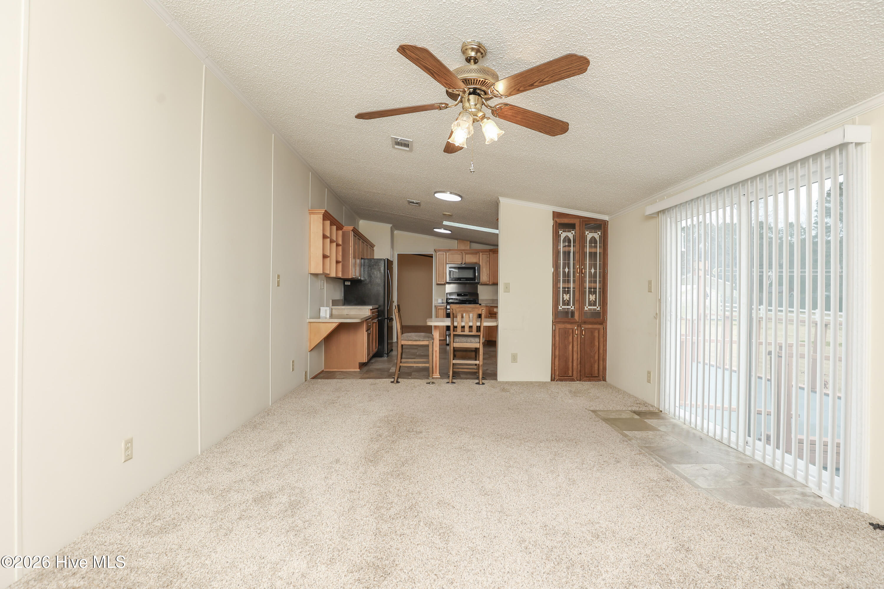 100548874 | Photo 23