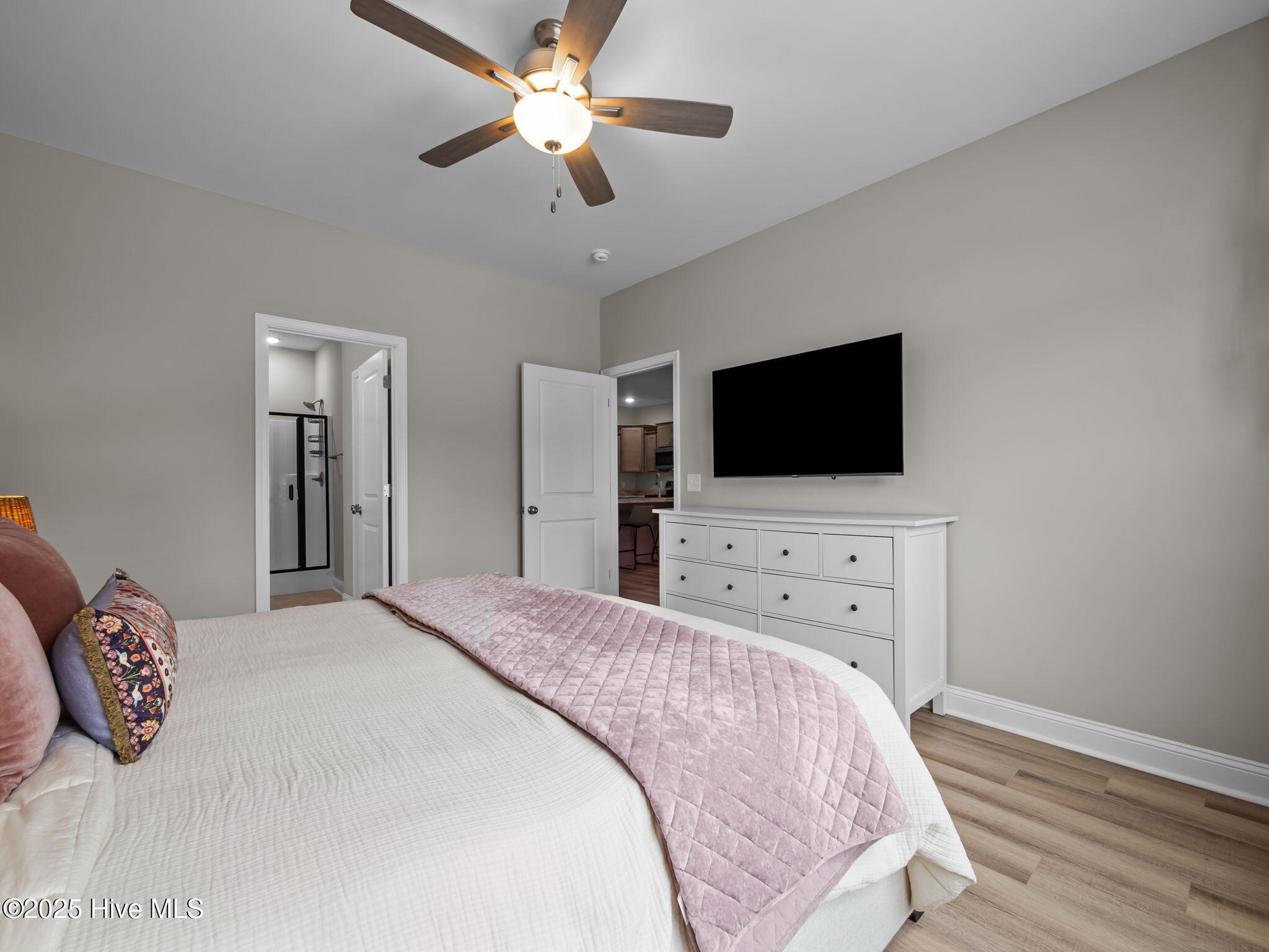 100530492 | Photo 29