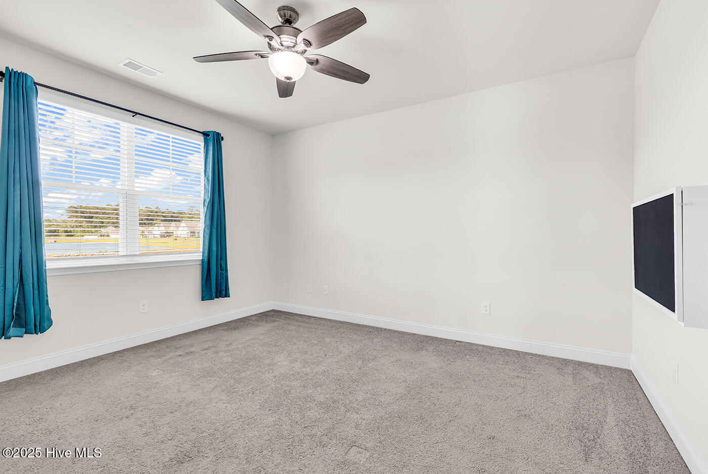 100547571 | Photo 31