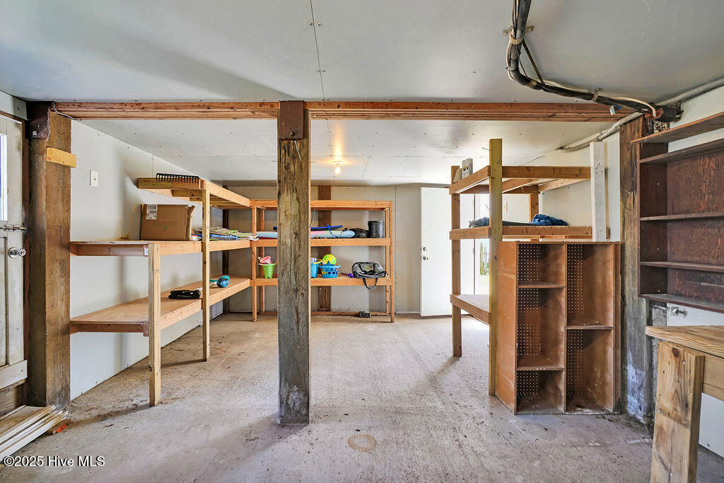 100532068 | Photo 32