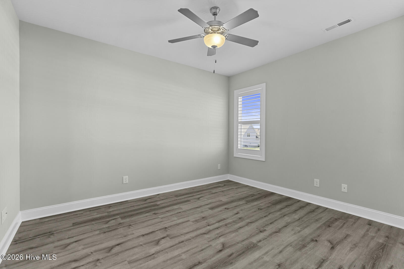 100560186 | Photo 17