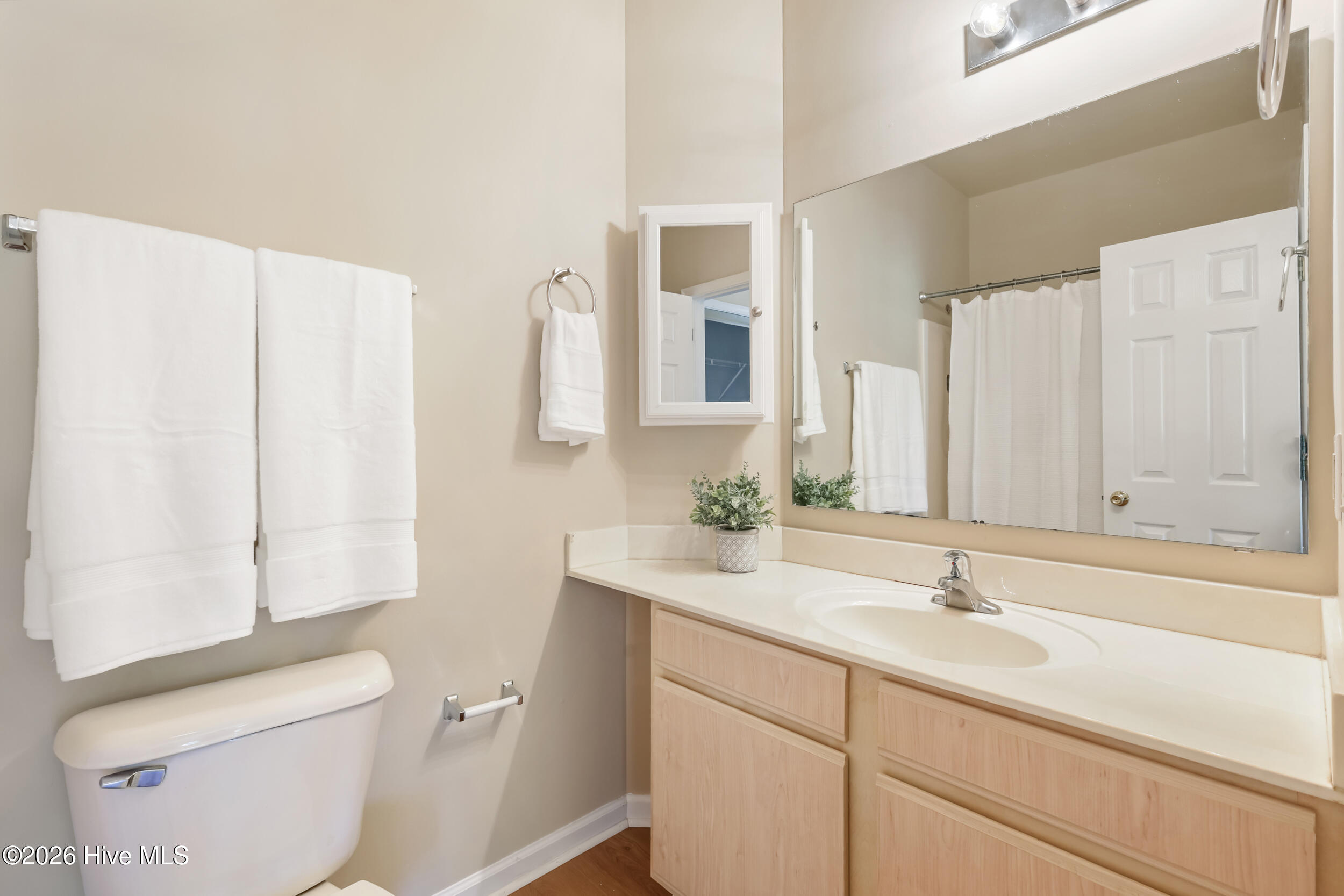 100569143 | Photo 16