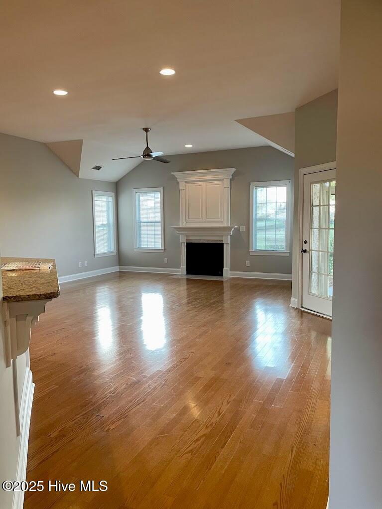 100547248 | Photo 12