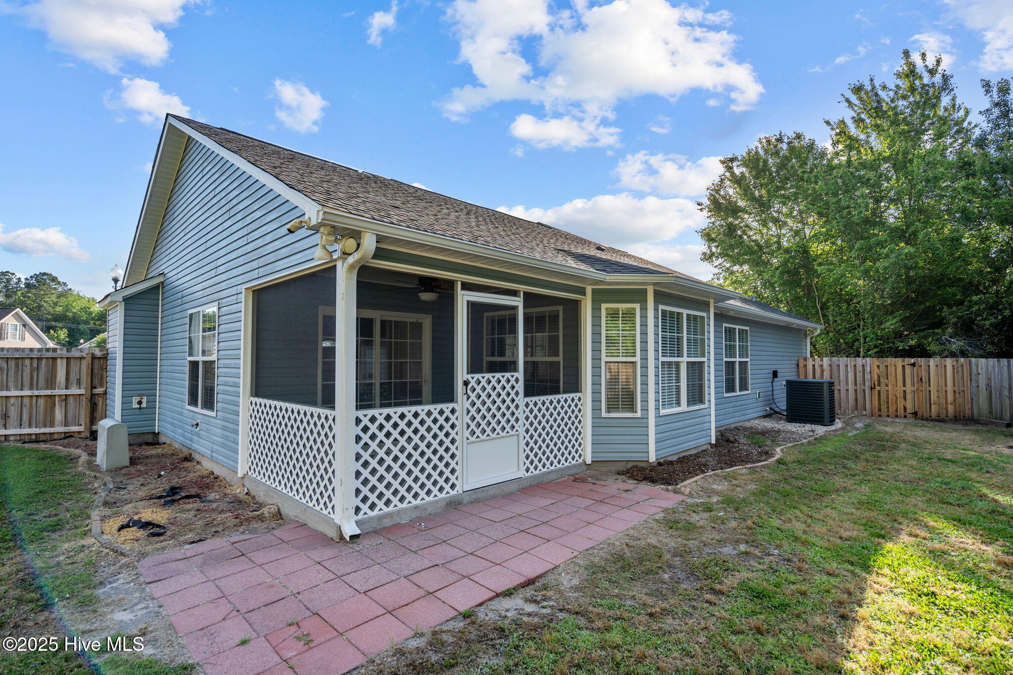 100539889 | Photo 27