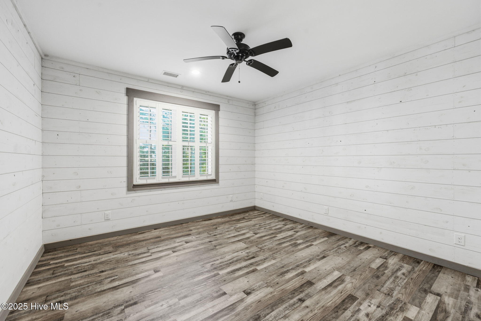 100535585 | Photo 120