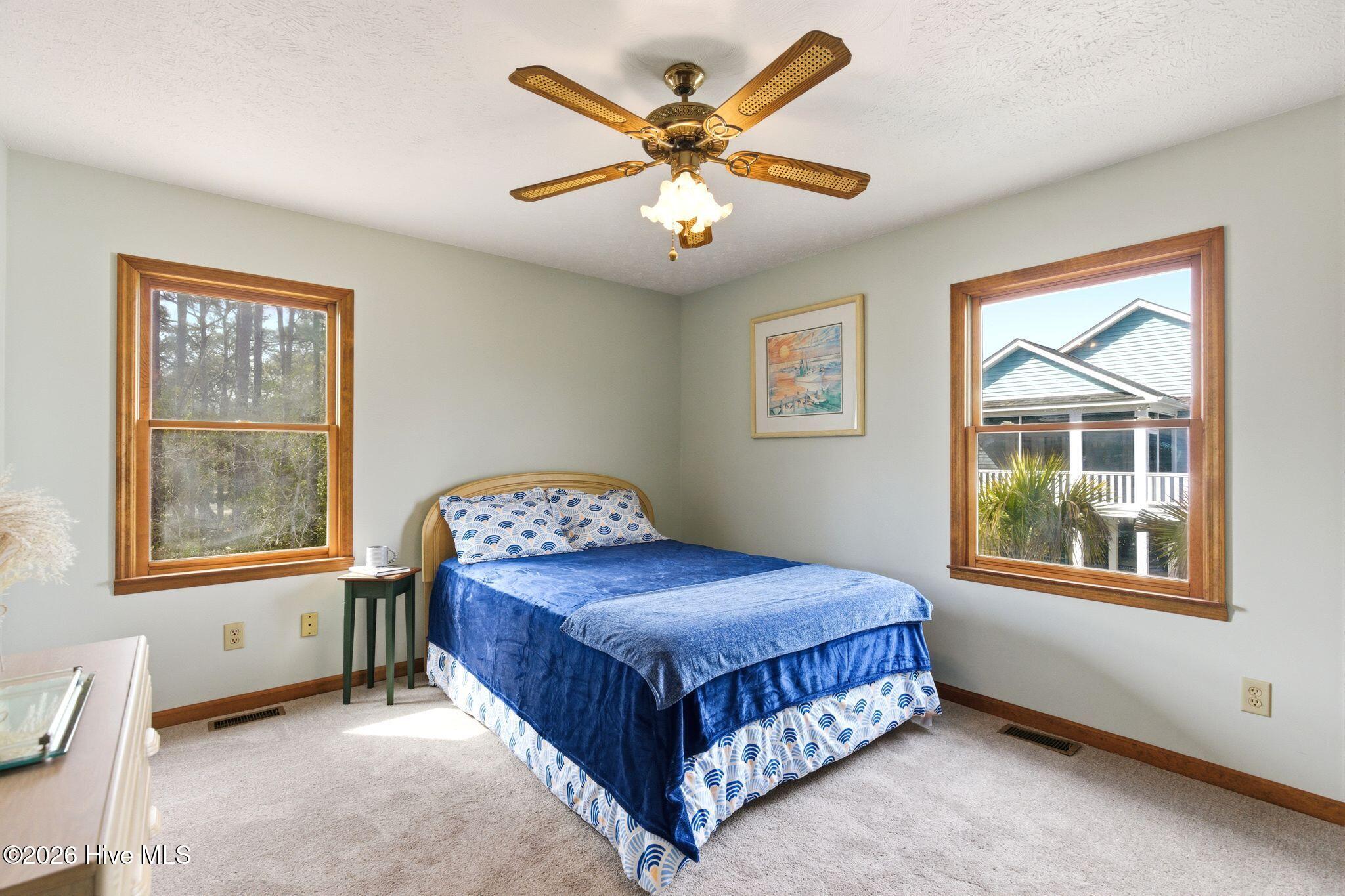 100564018 | Photo 22