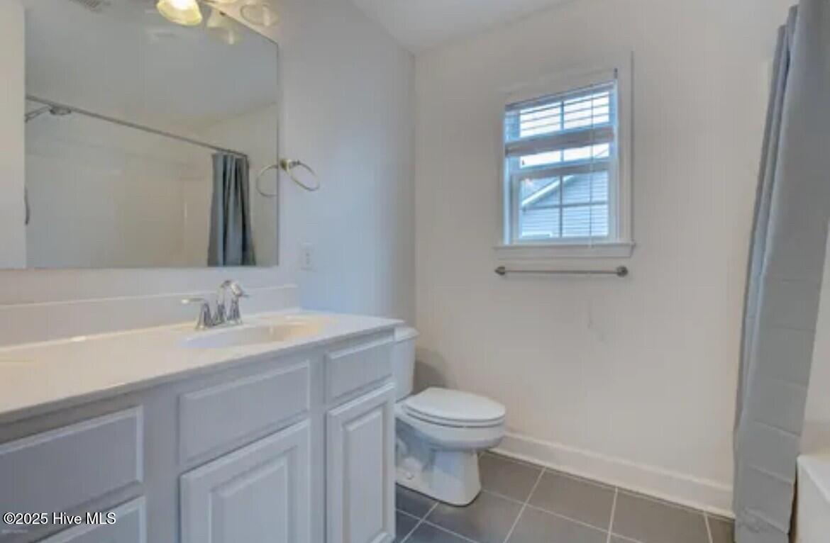 100563066 | Photo 12