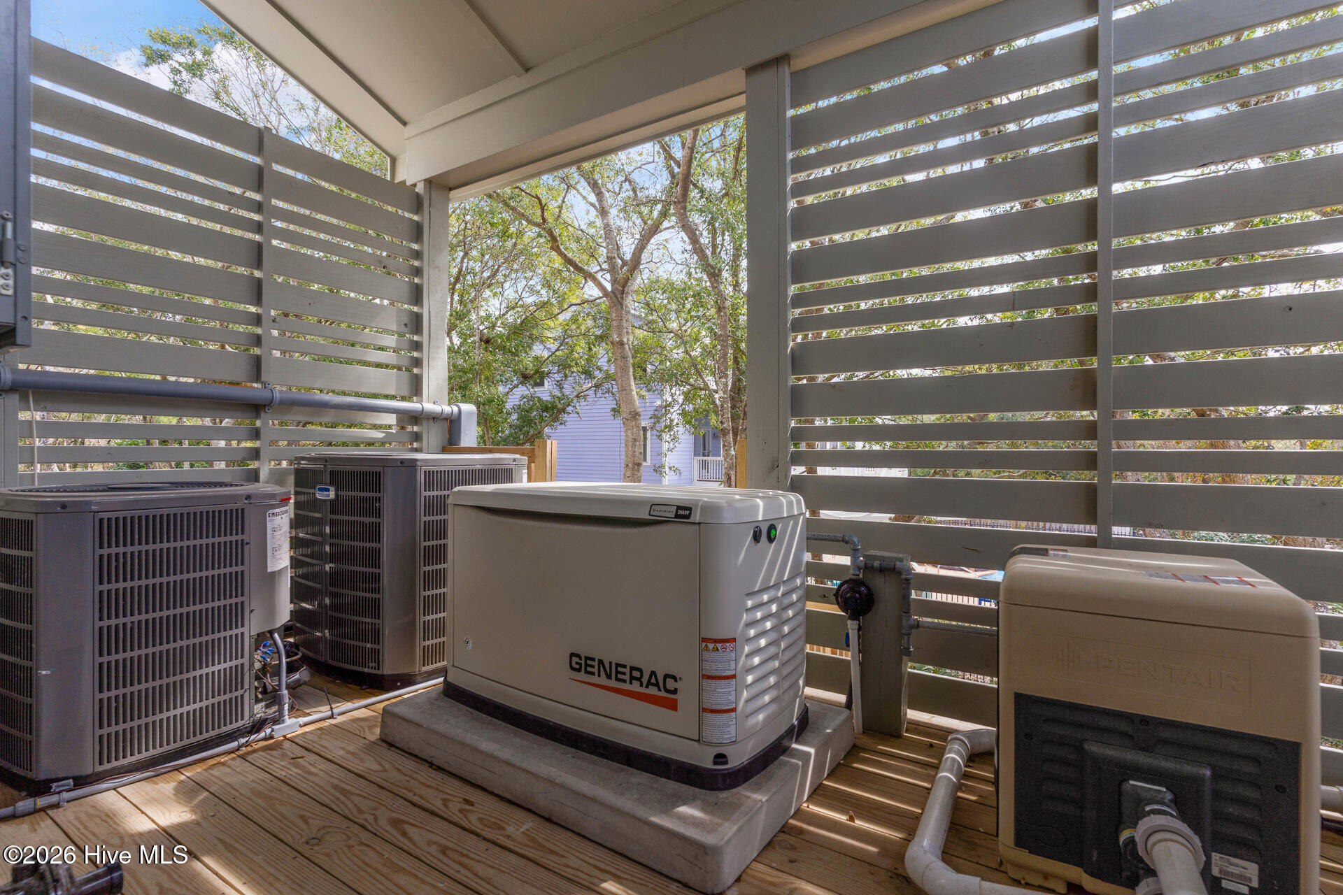 100553549 | Photo 63