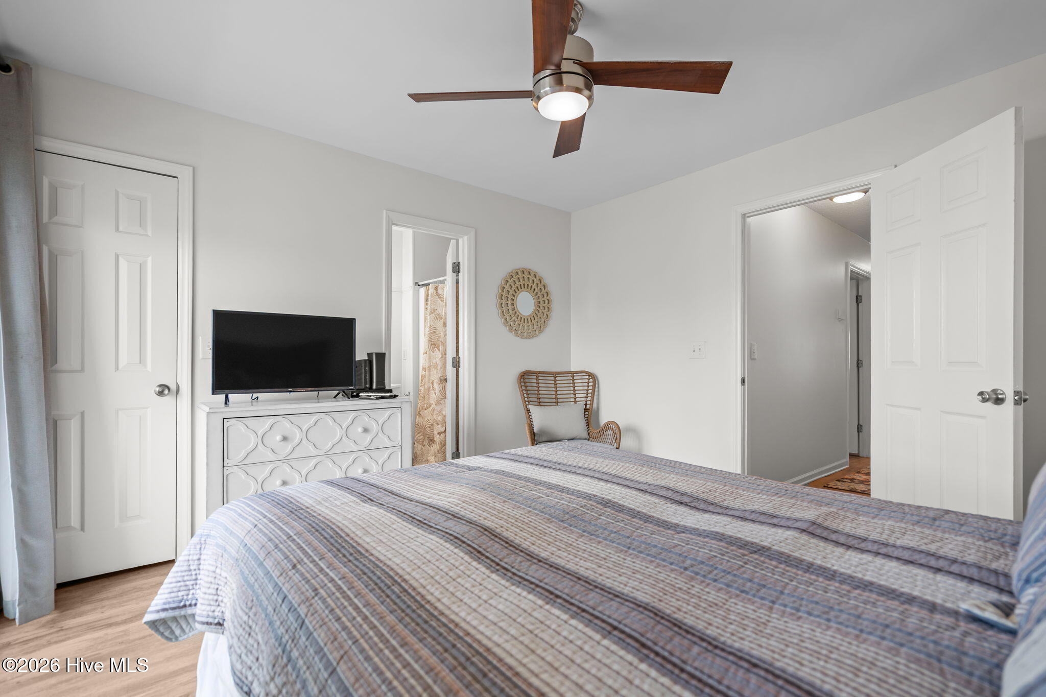 100549615 | Photo 28