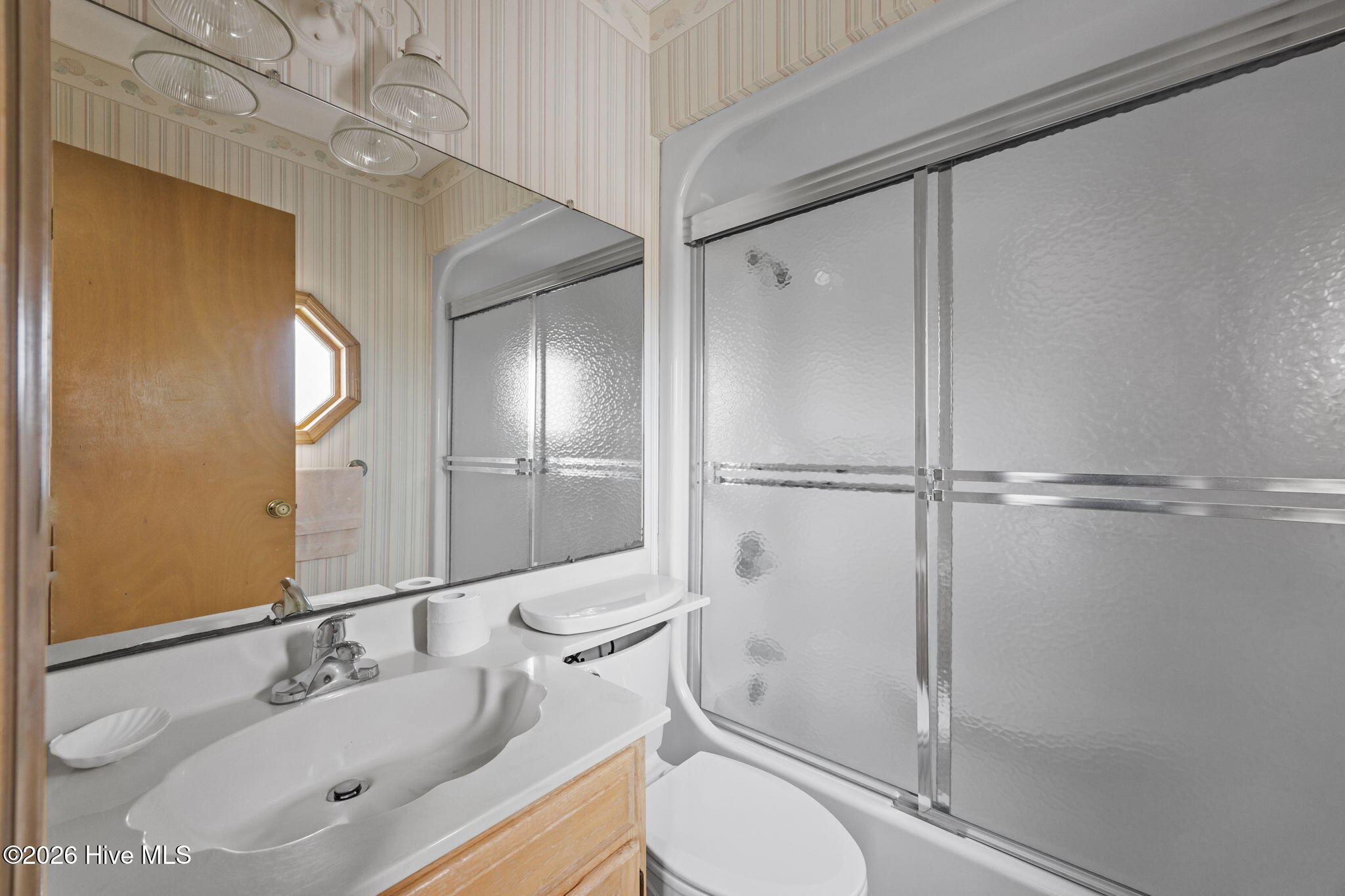 100554247 | Photo 43