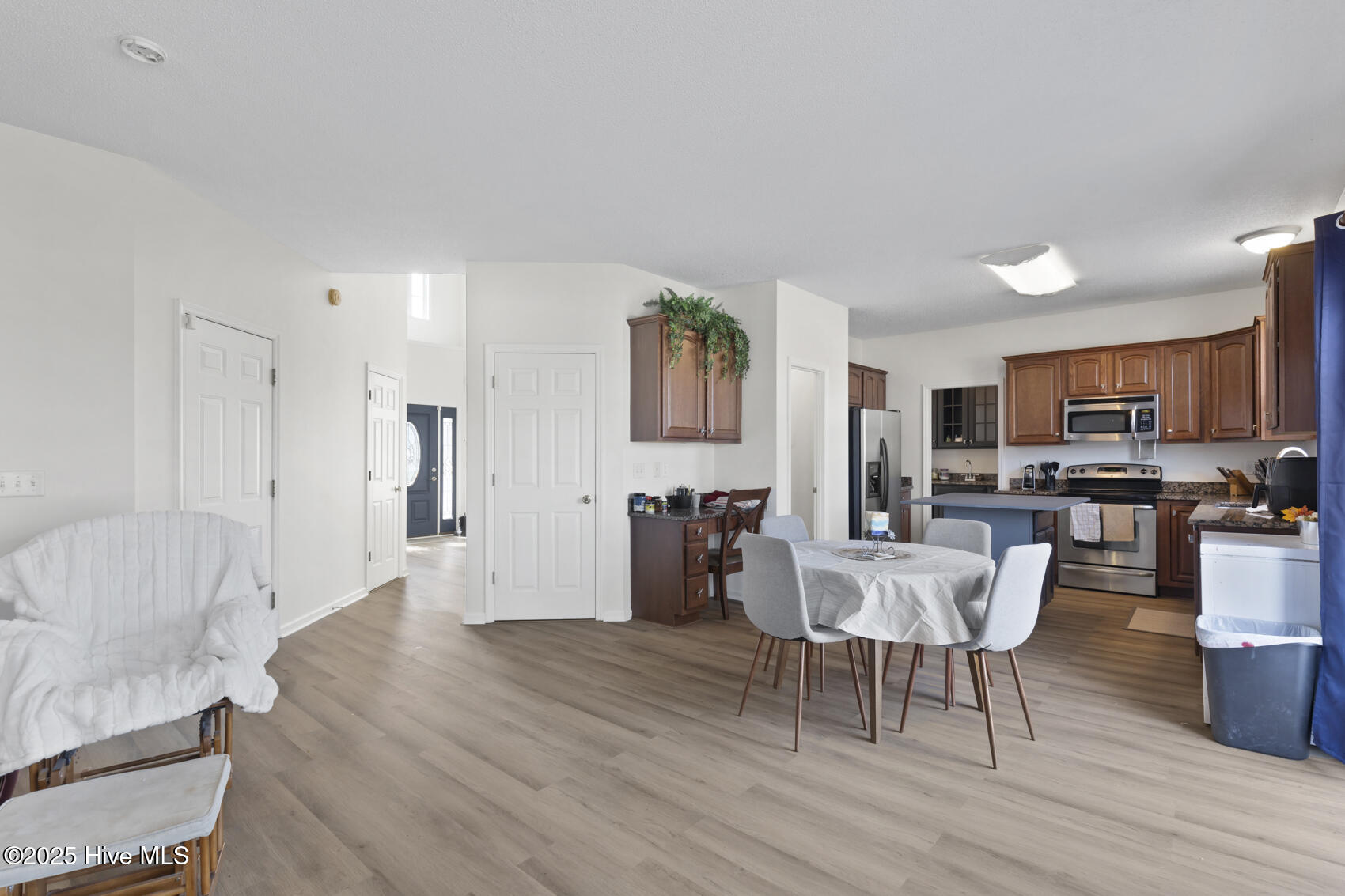 100490996 | Photo 13