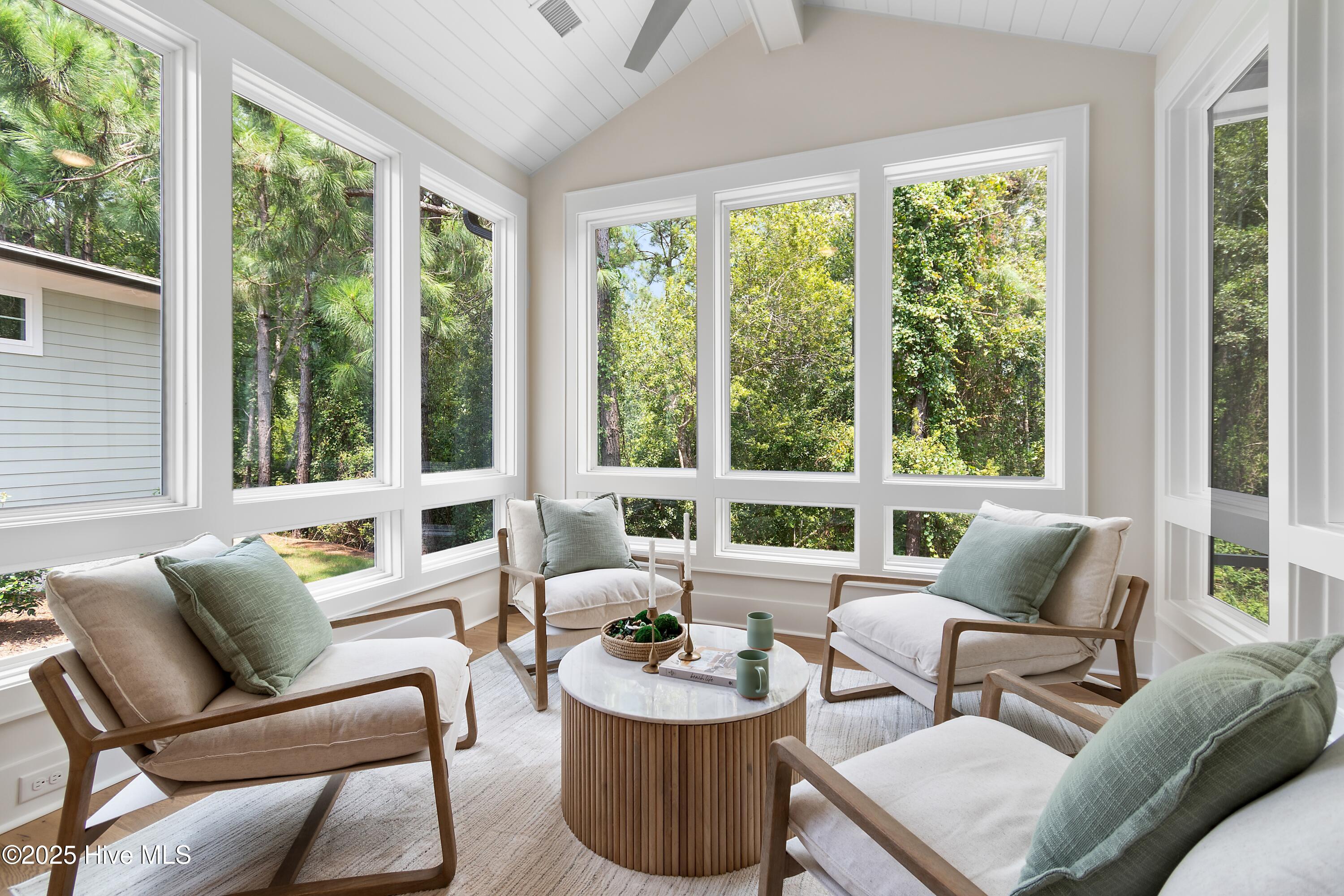 100492285 | Photo 21