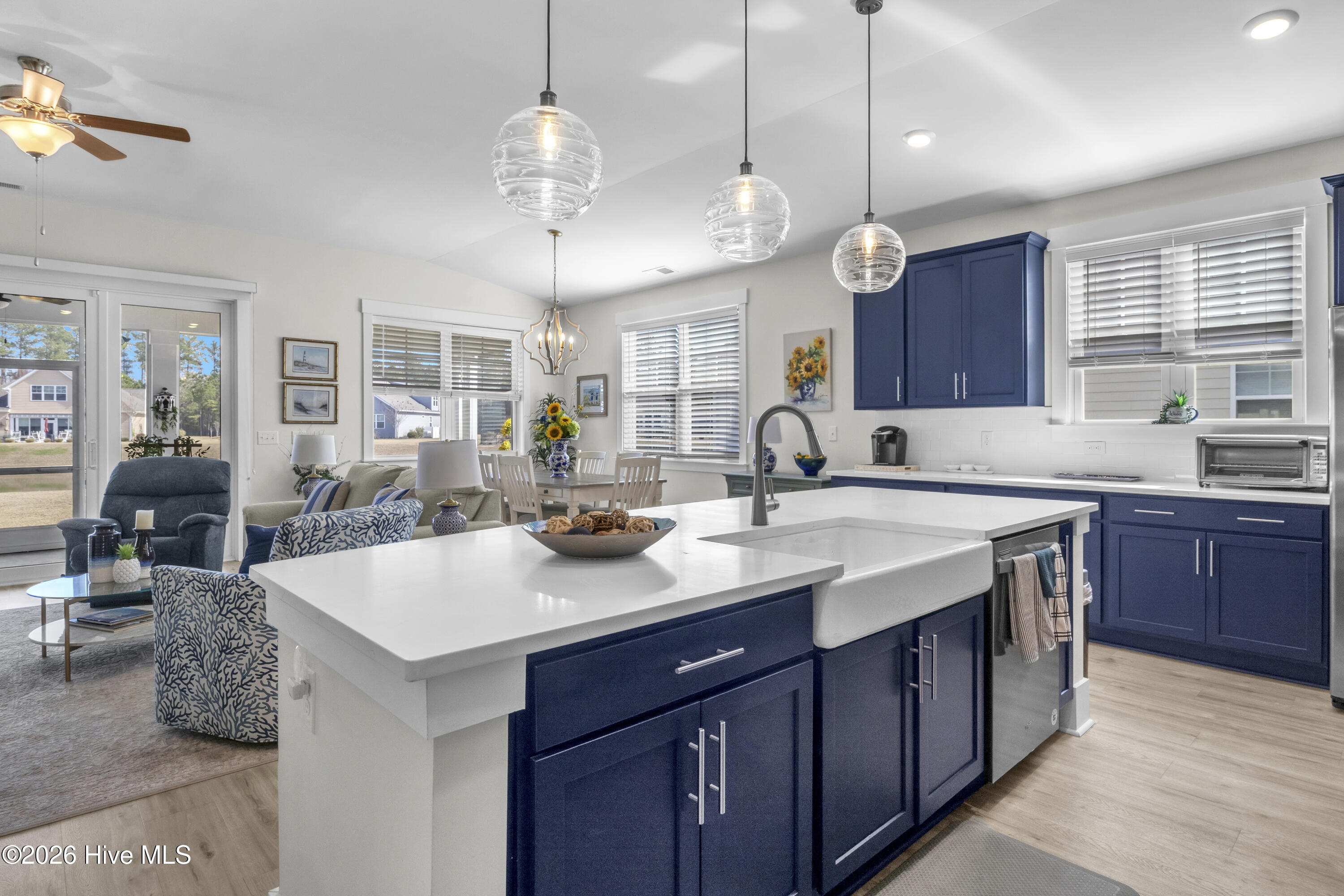 100557593 | Photo 17