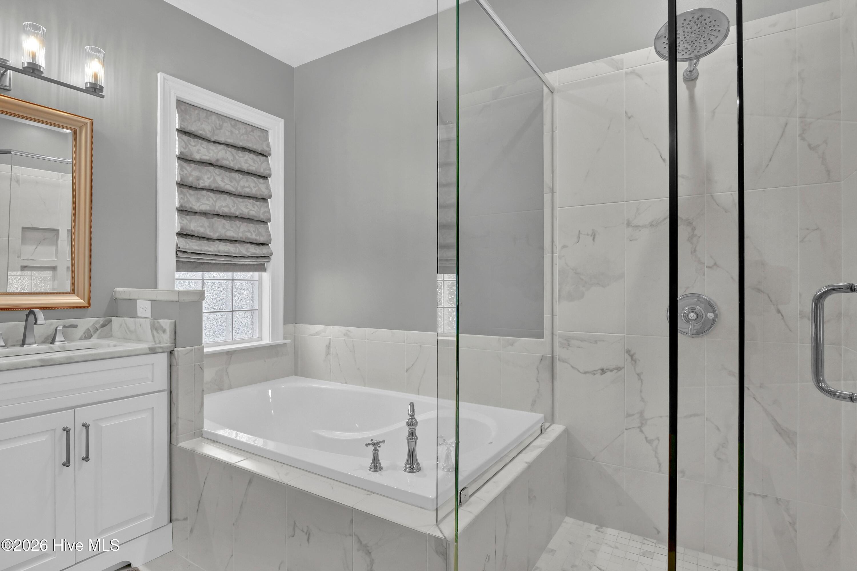 100563212 | Photo 27