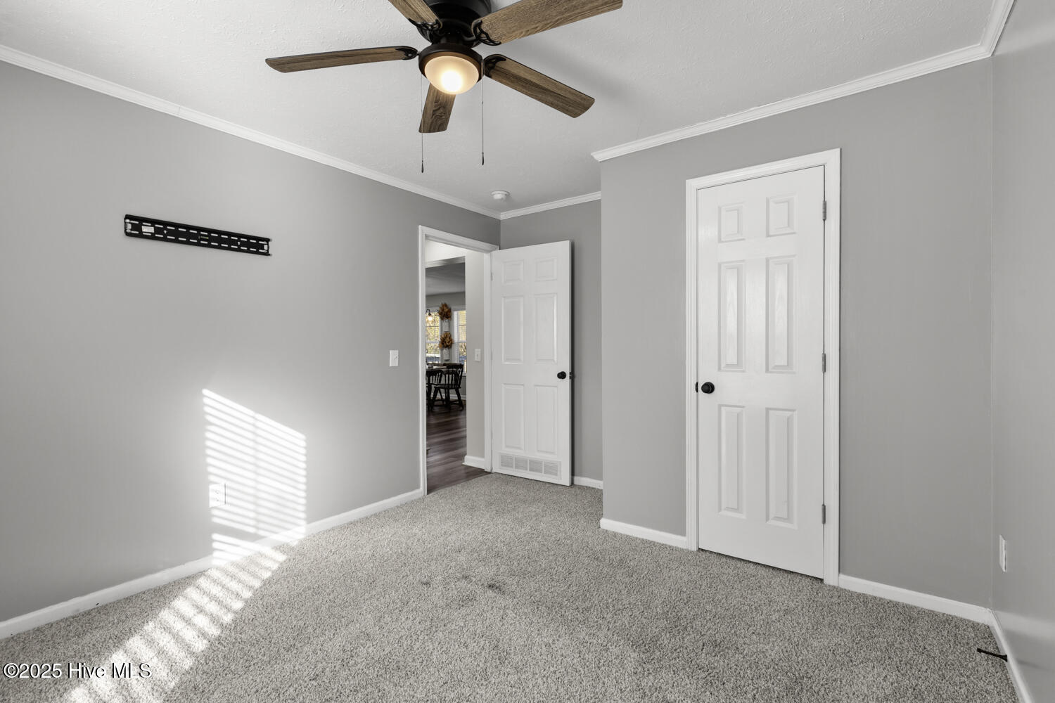 100545745 | Photo 25