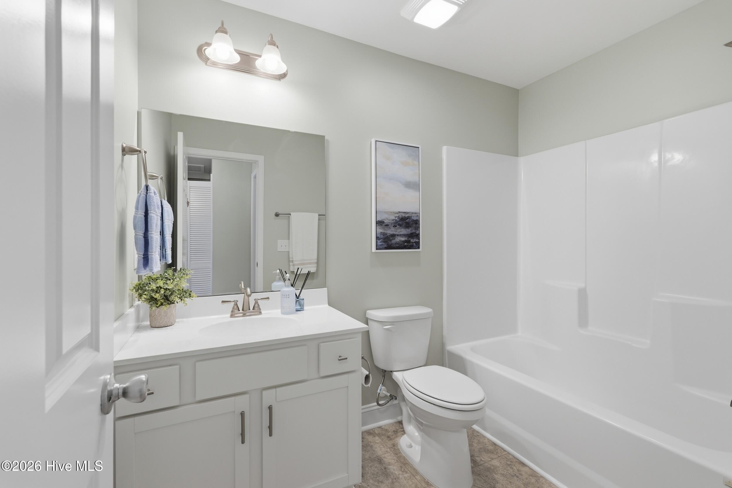 100566235 | Photo 33