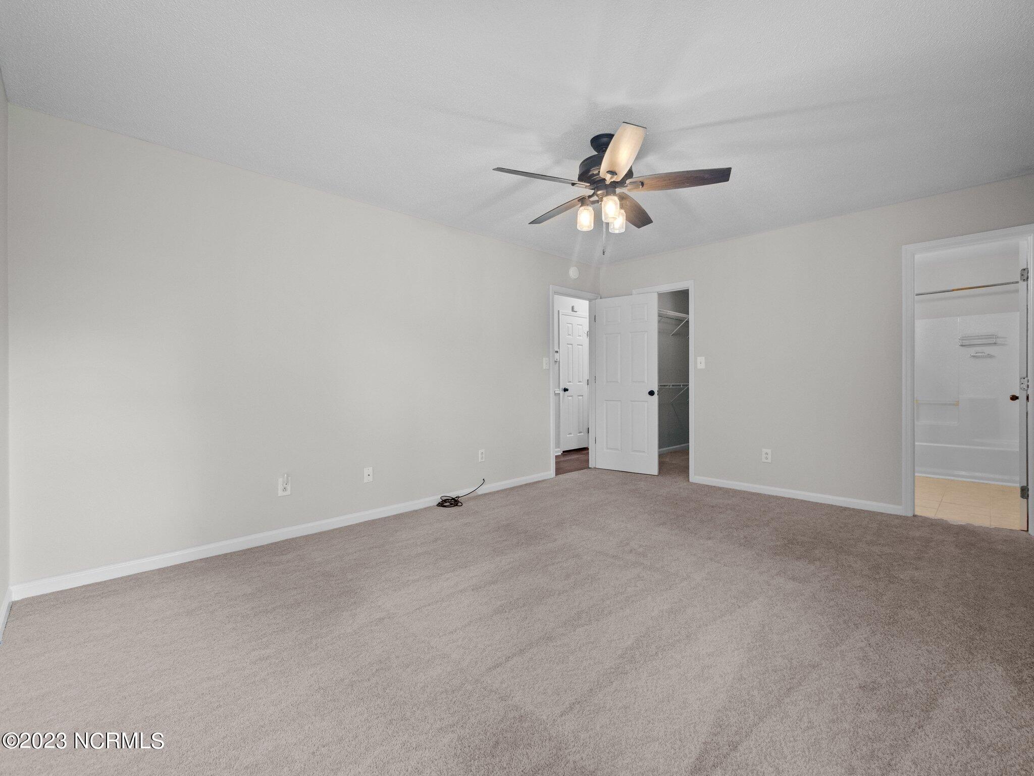 100556244 | Photo 31