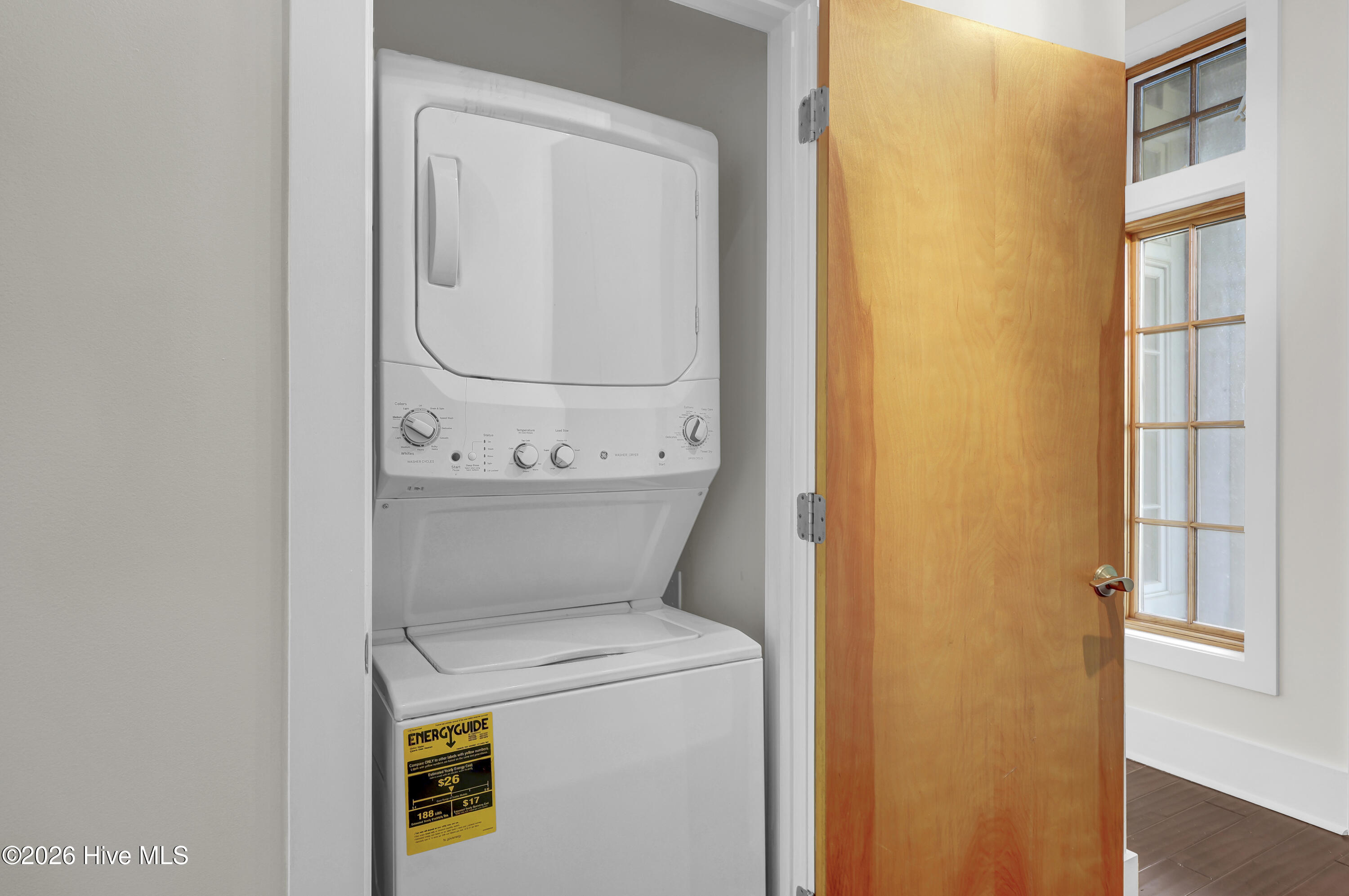 100566335 | Photo 32