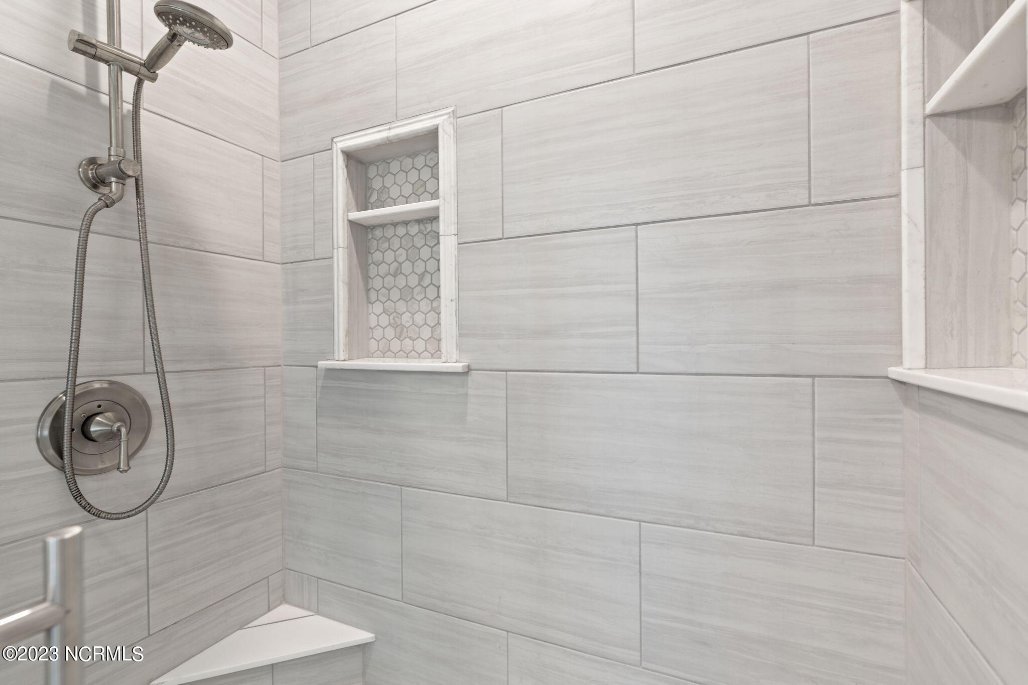 100568297 | Photo 20