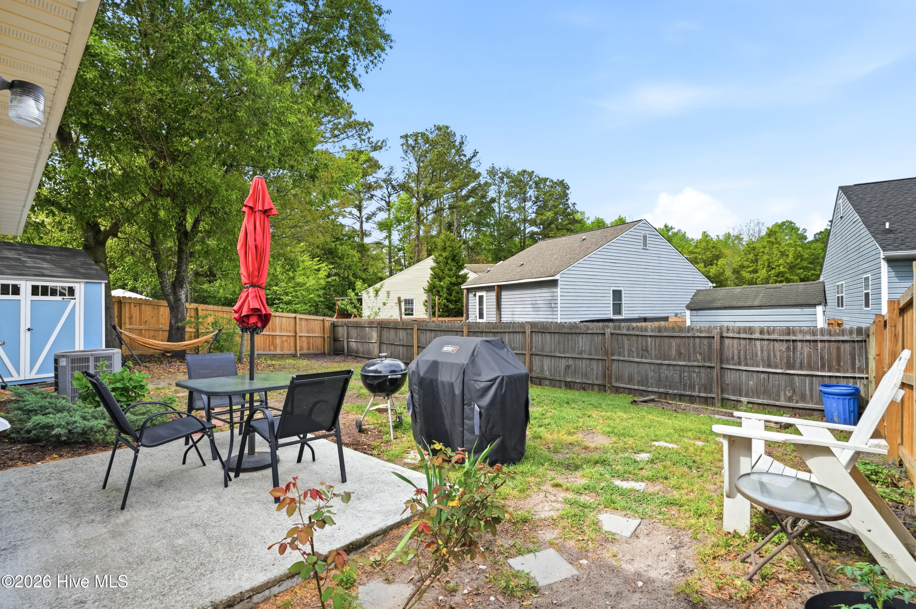 100566190 | Photo 22