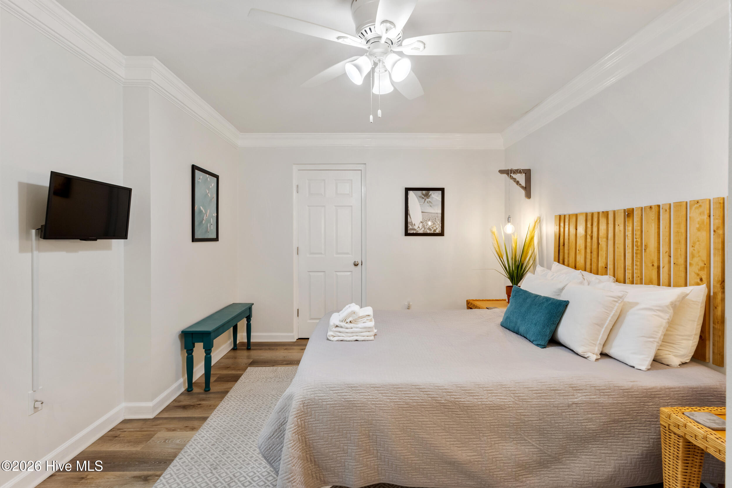 100565367 | Photo 25