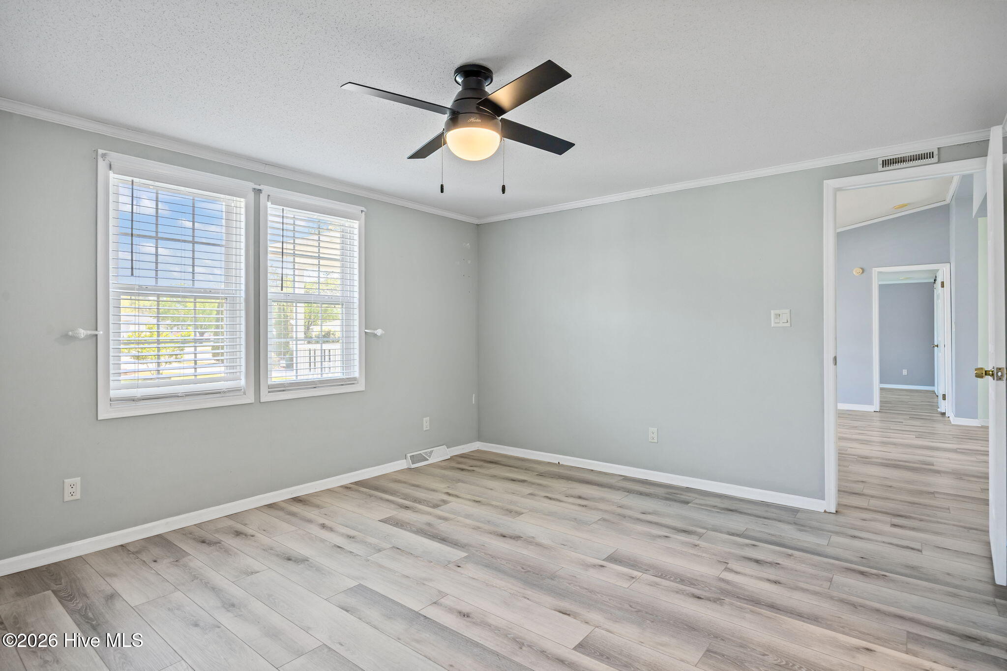 100564707 | Photo 37