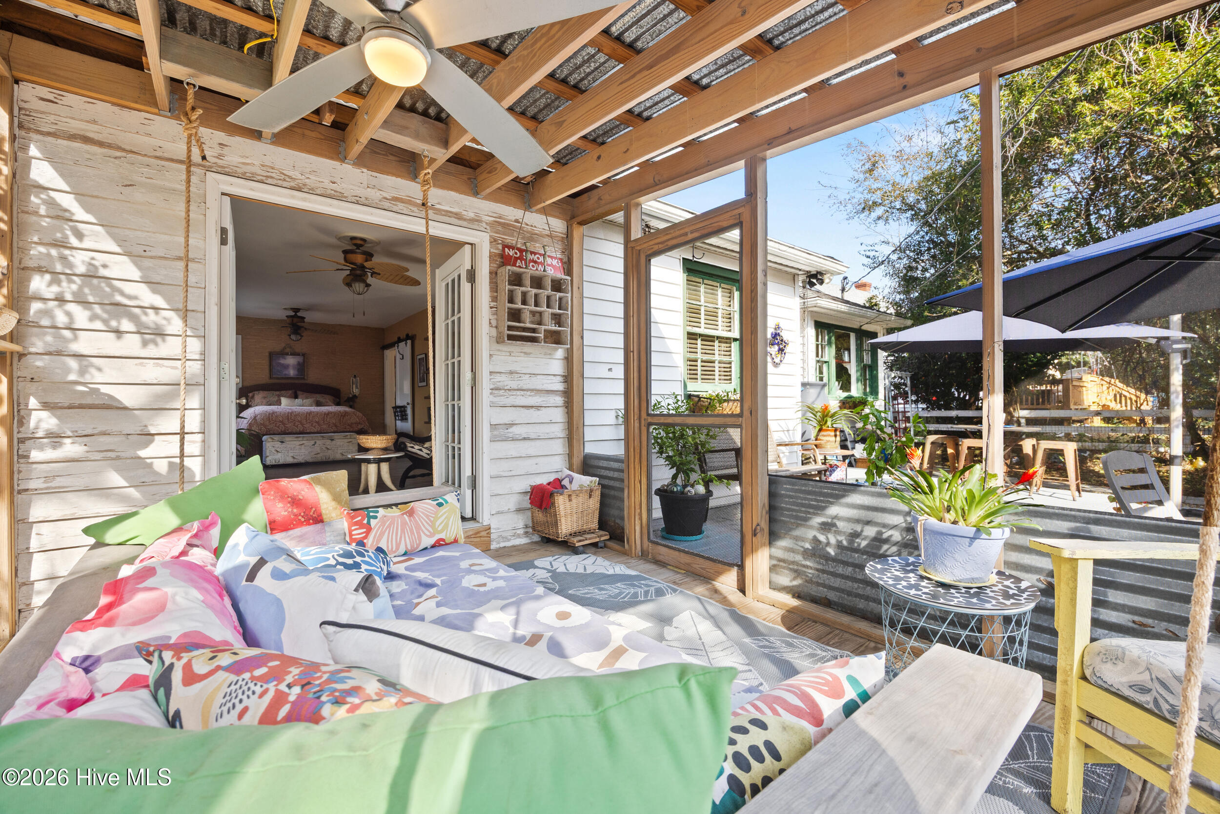 100559586 | Photo 30