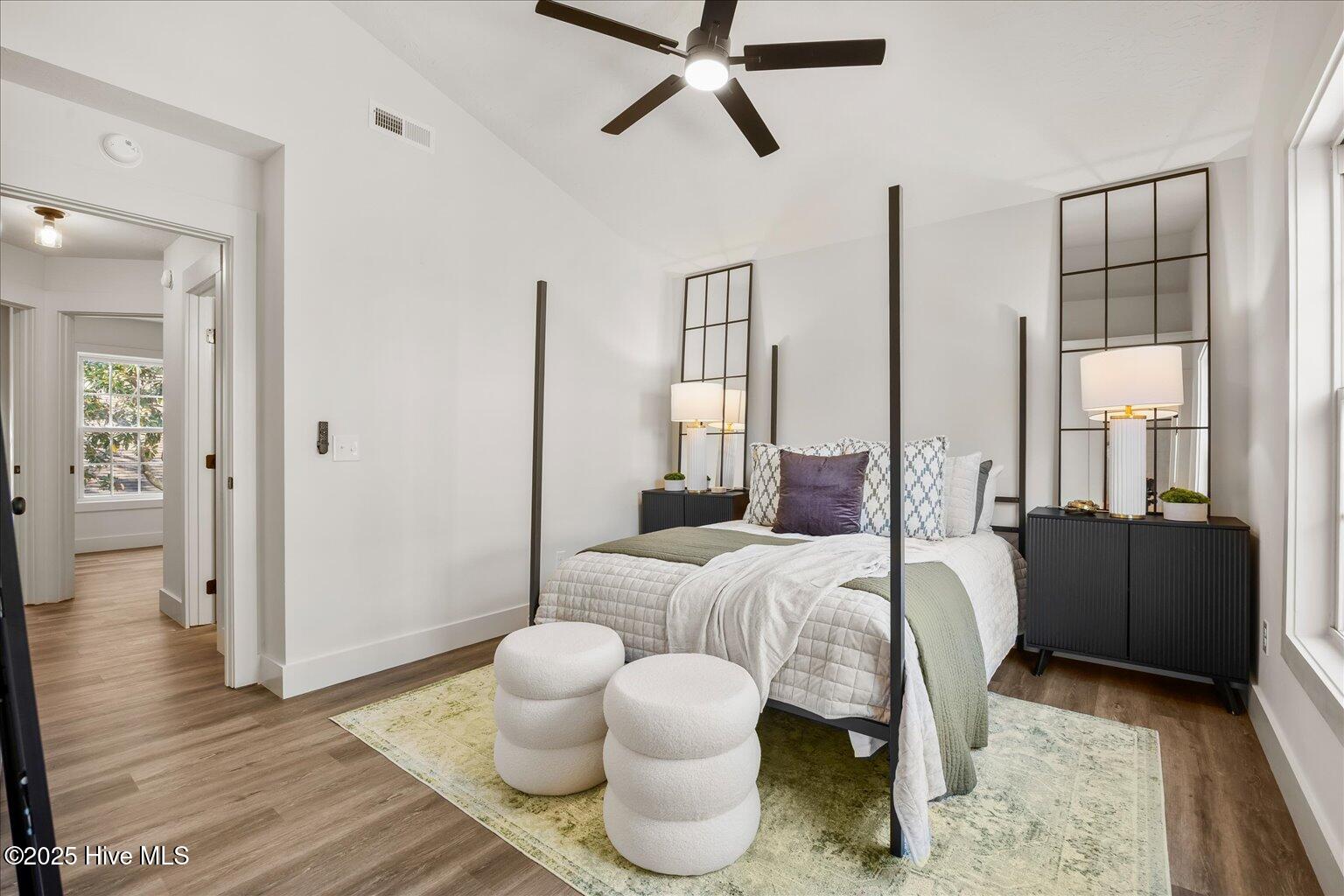 100541069 | Photo 22