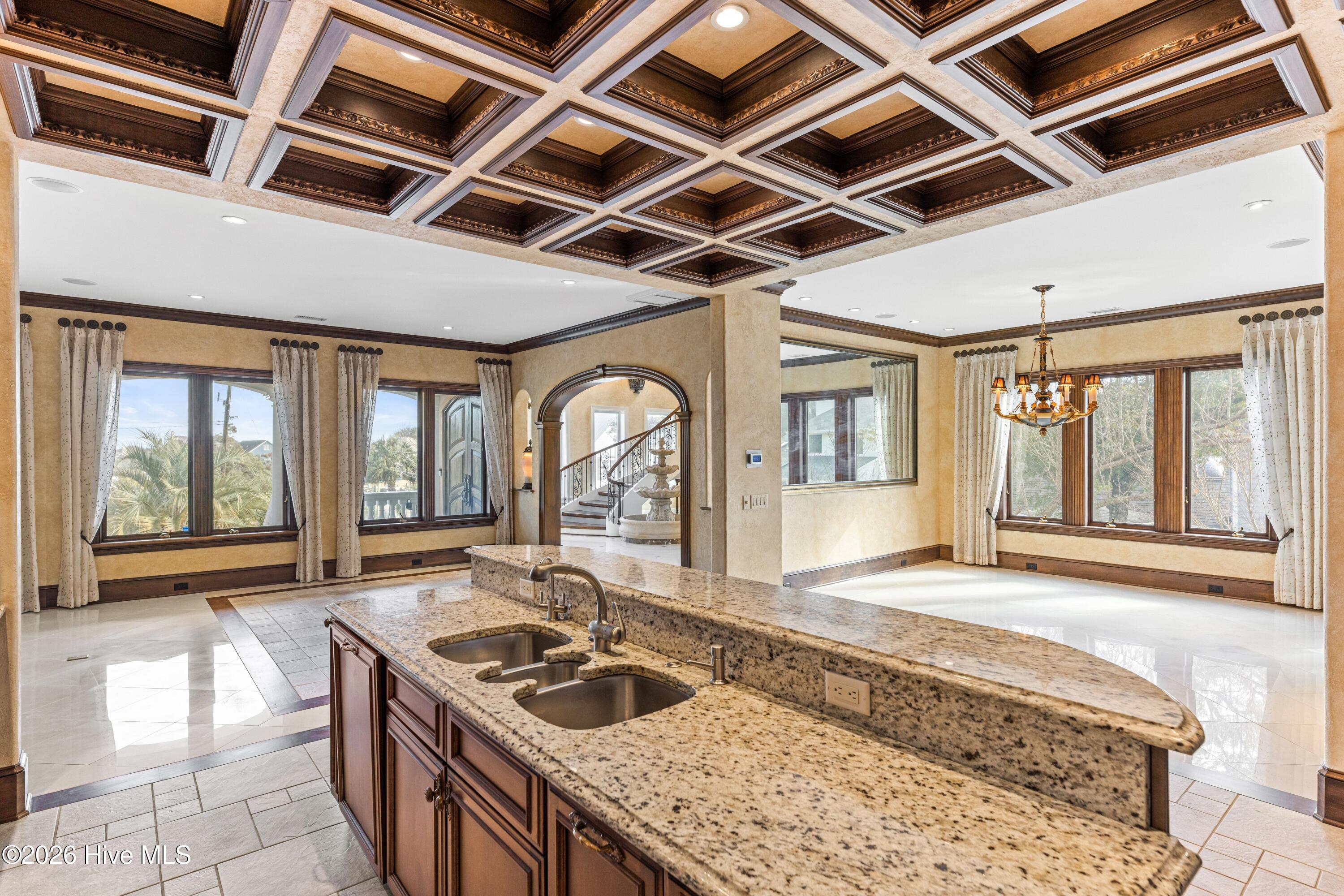 100557099 | Photo 11