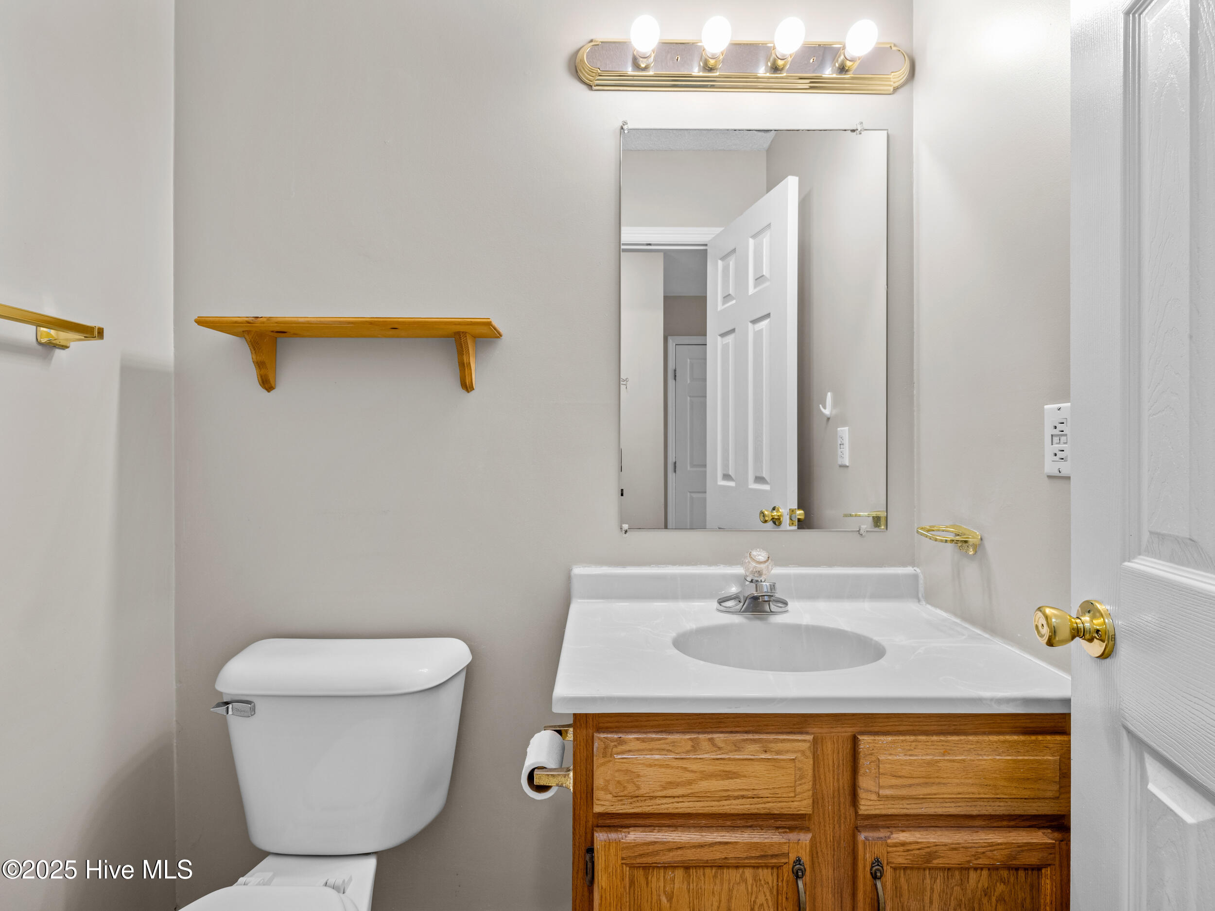 100554828 | Photo 26