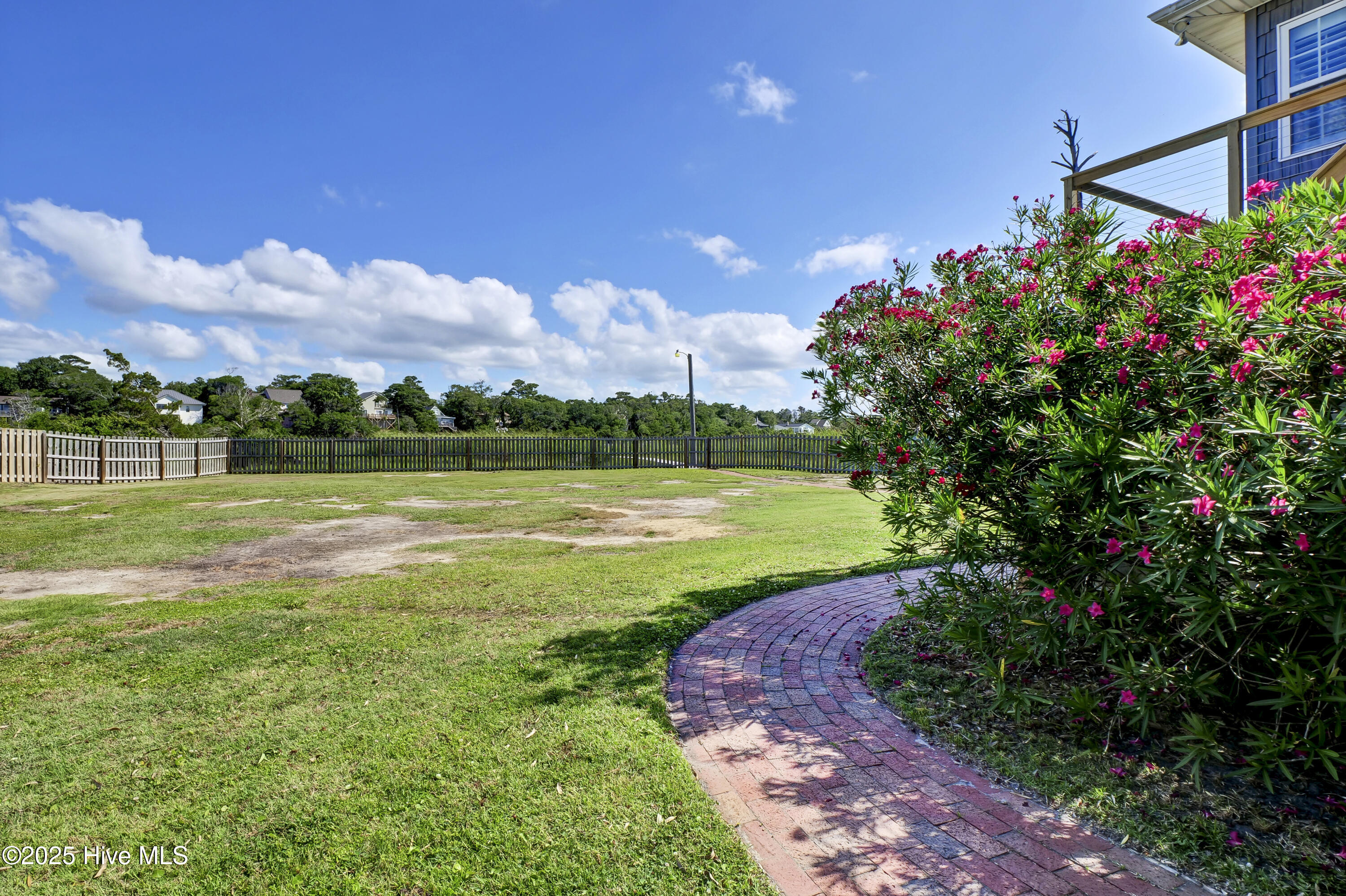 100489094 | Photo 79