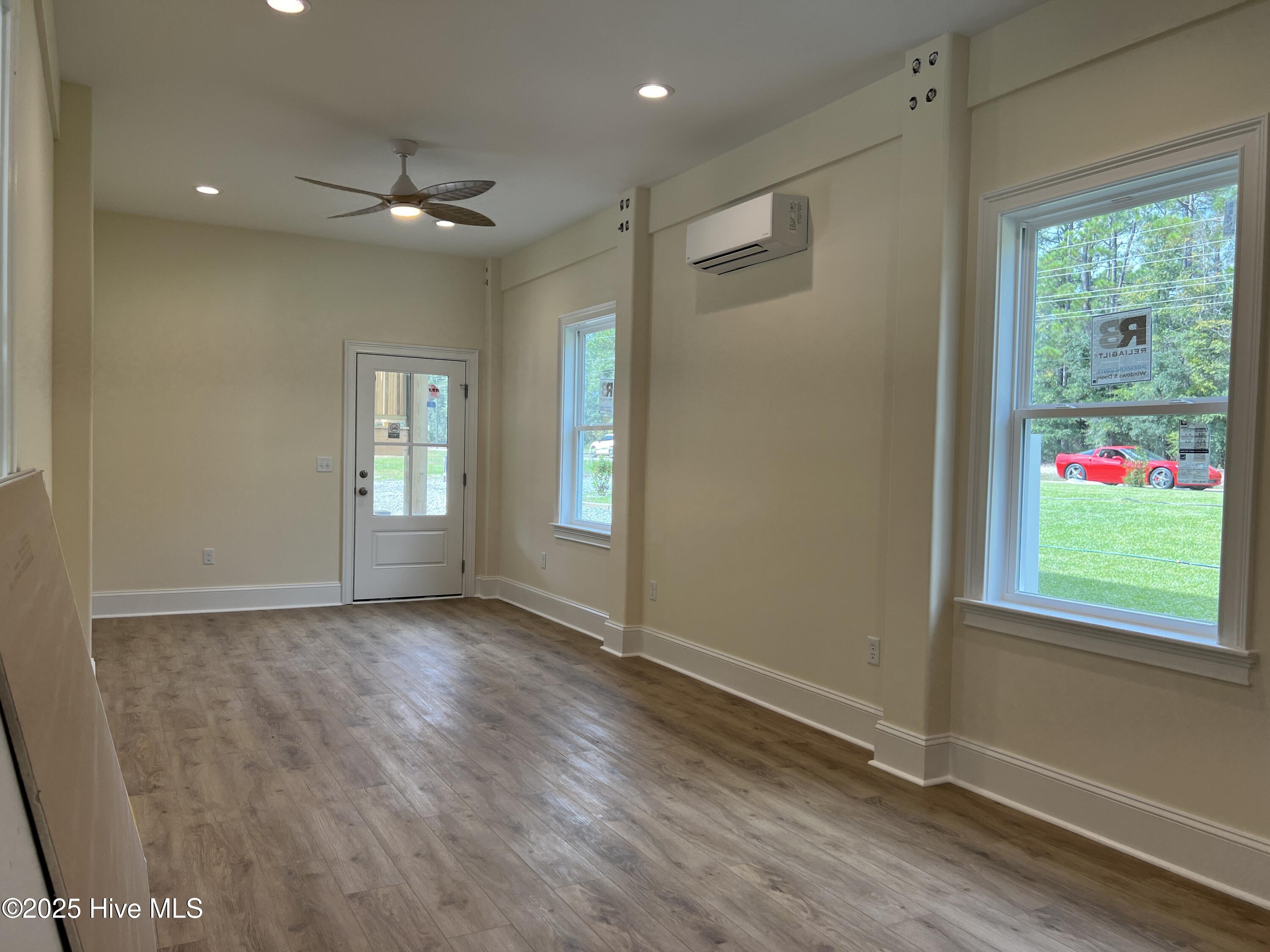 100517039 | Photo 22