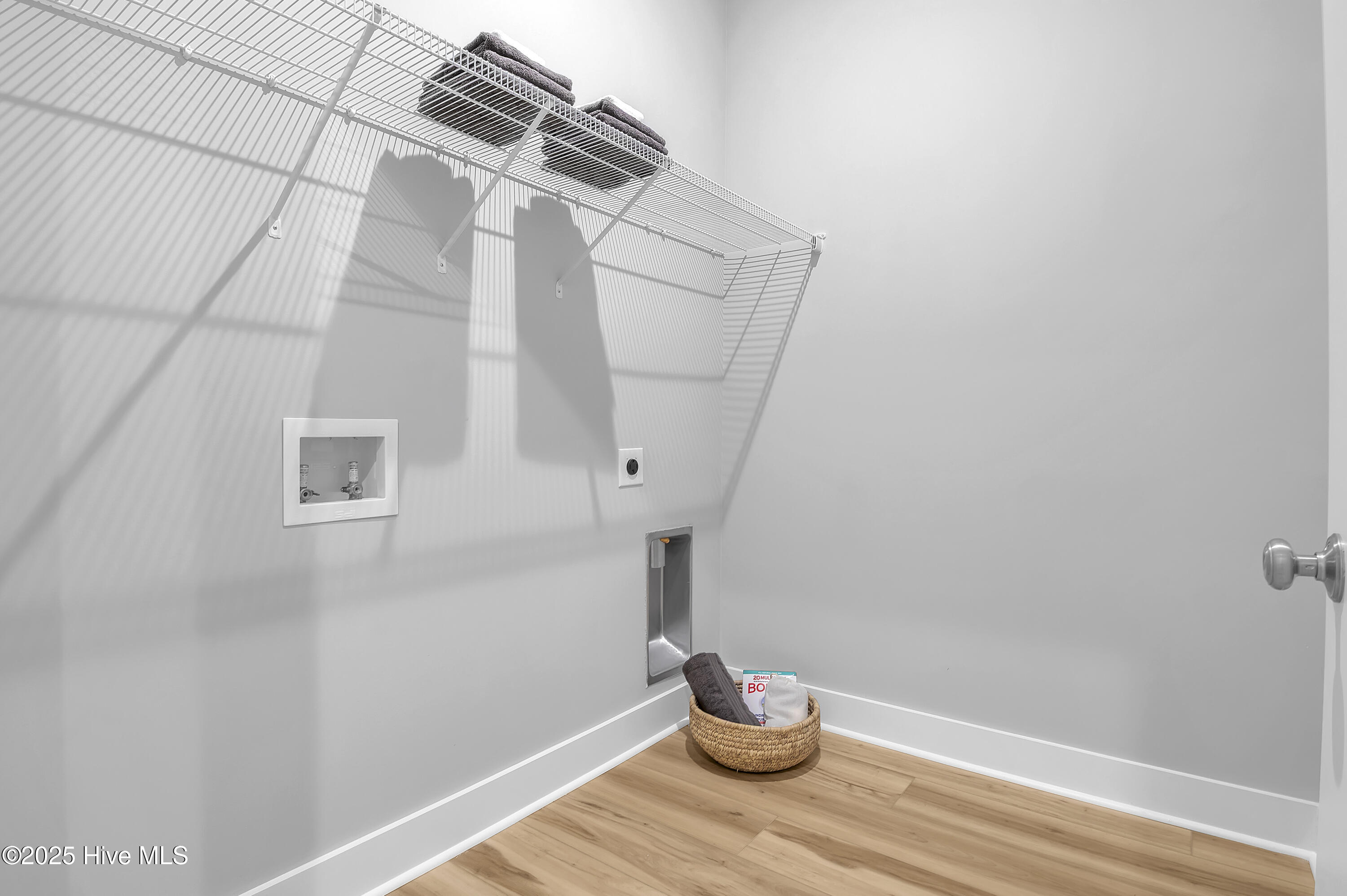 100550625 | Photo 41