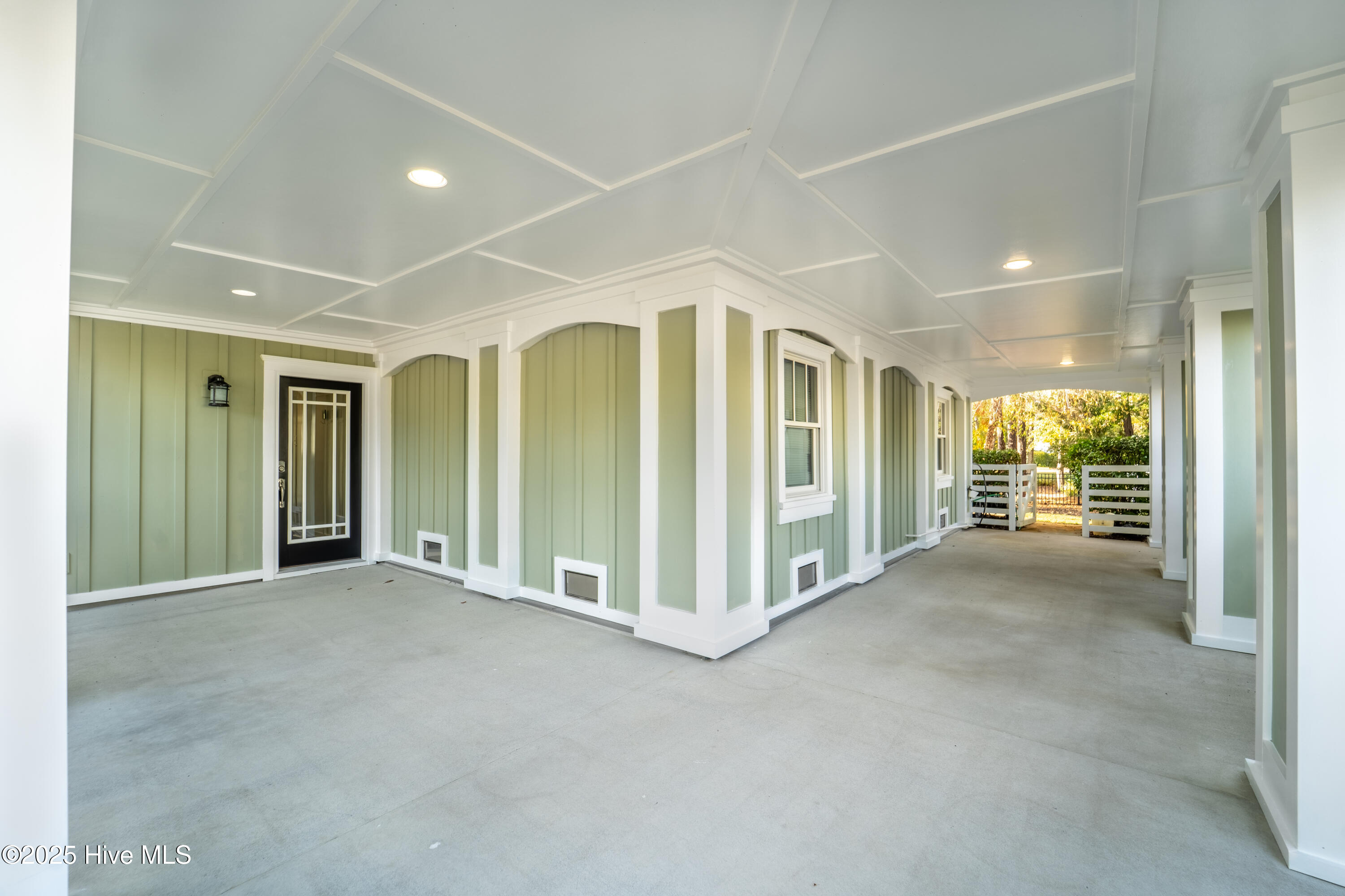 100544642 | Photo 53