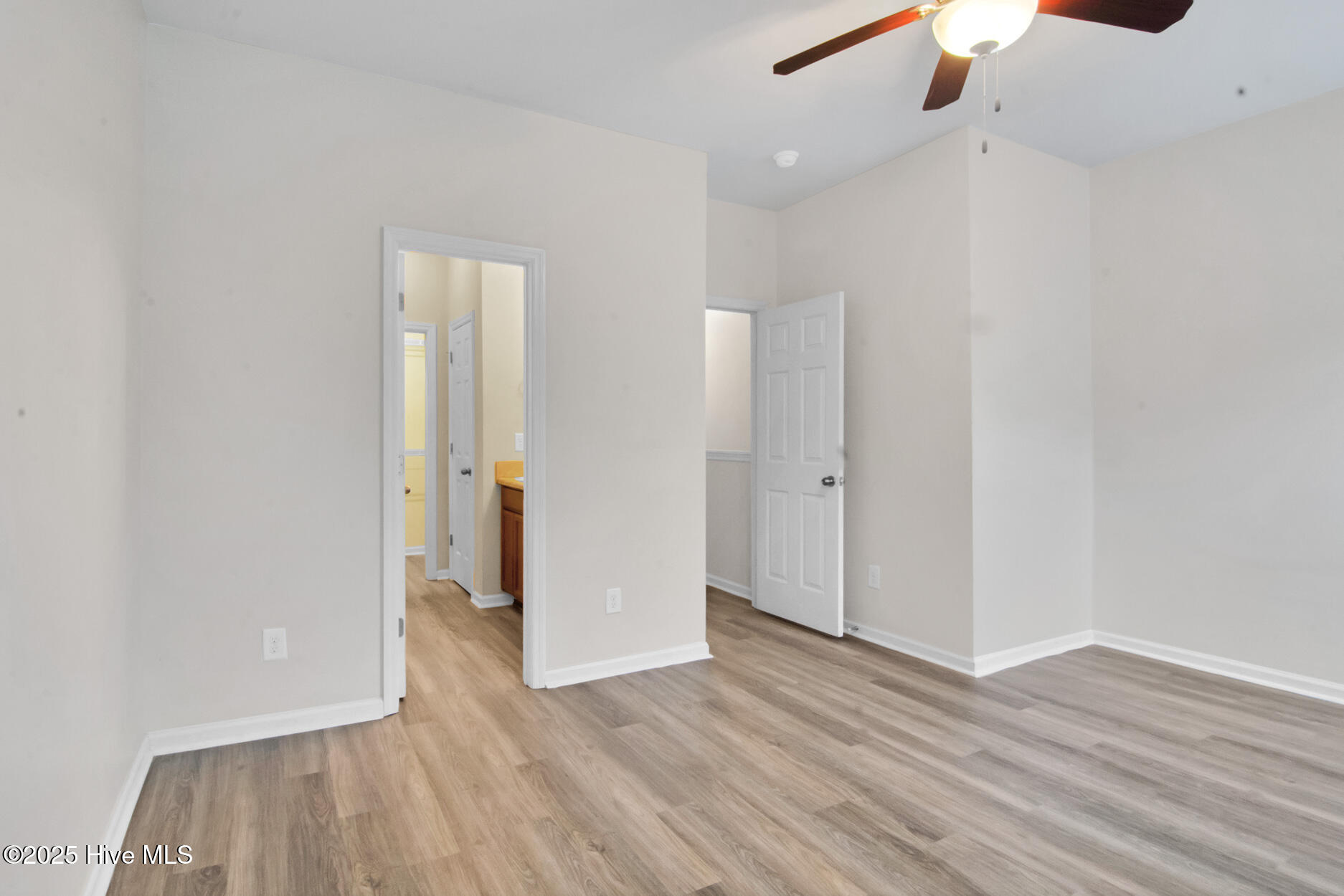 100547206 | Photo 17