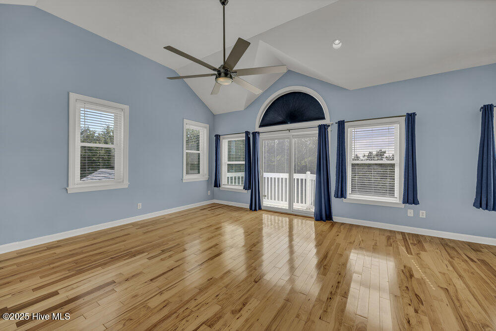 100531490 | Photo 48