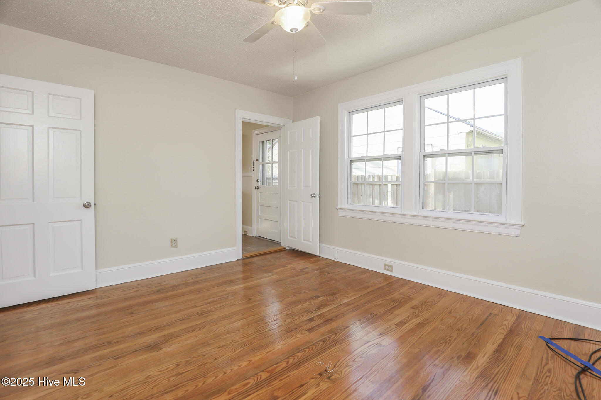 100542091 | Photo 17