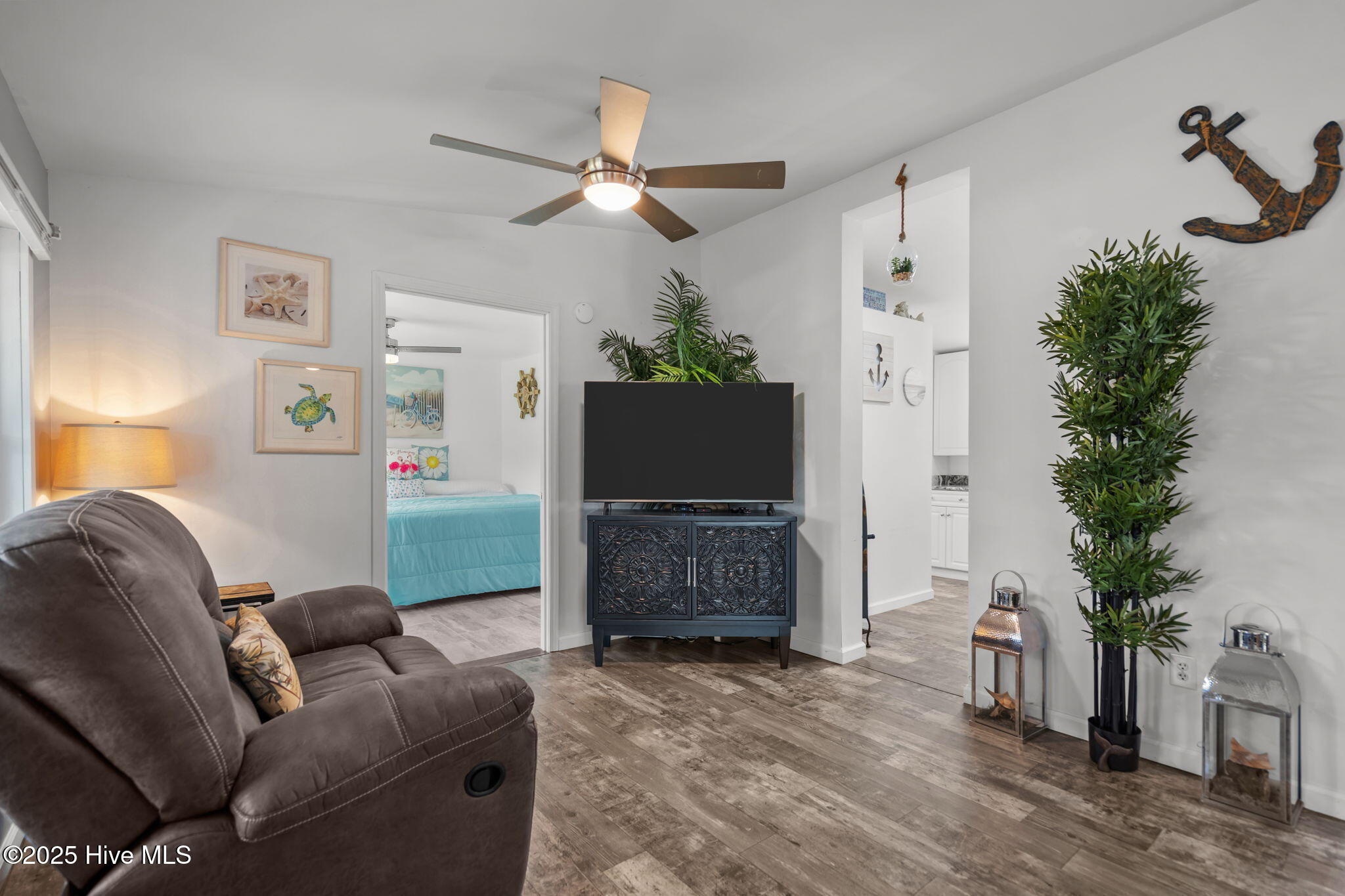 100528032 | Photo 10