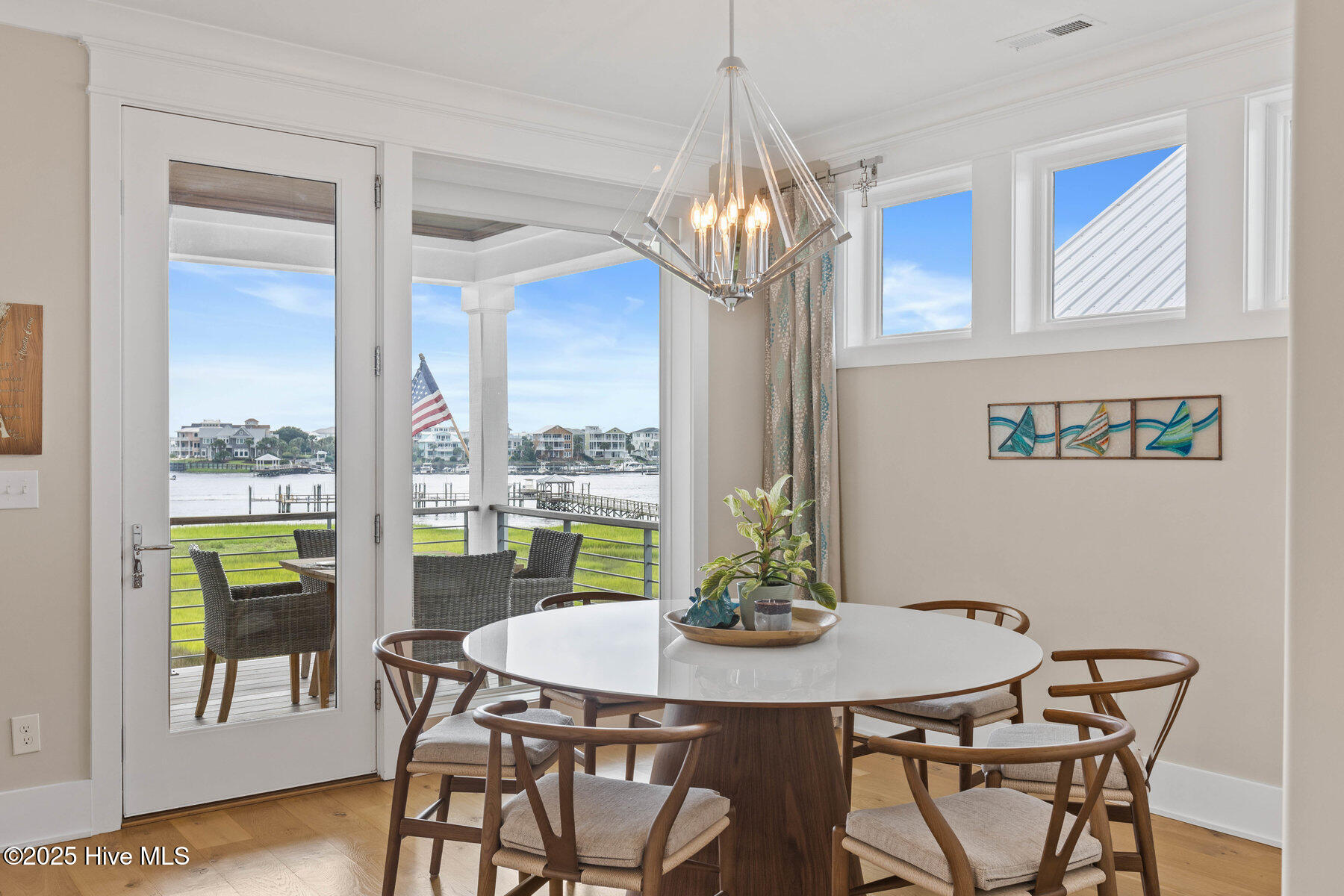 7707 Compass Point, Wilmington, NC 28409 – photo 10: 007_7707_compass_point_final-7_33