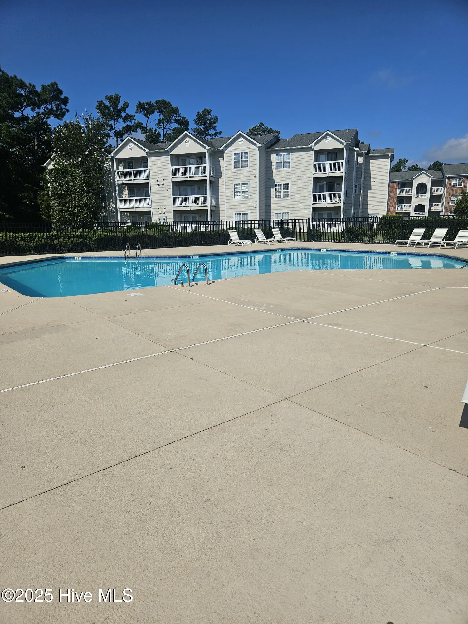 100540739 | Photo 26