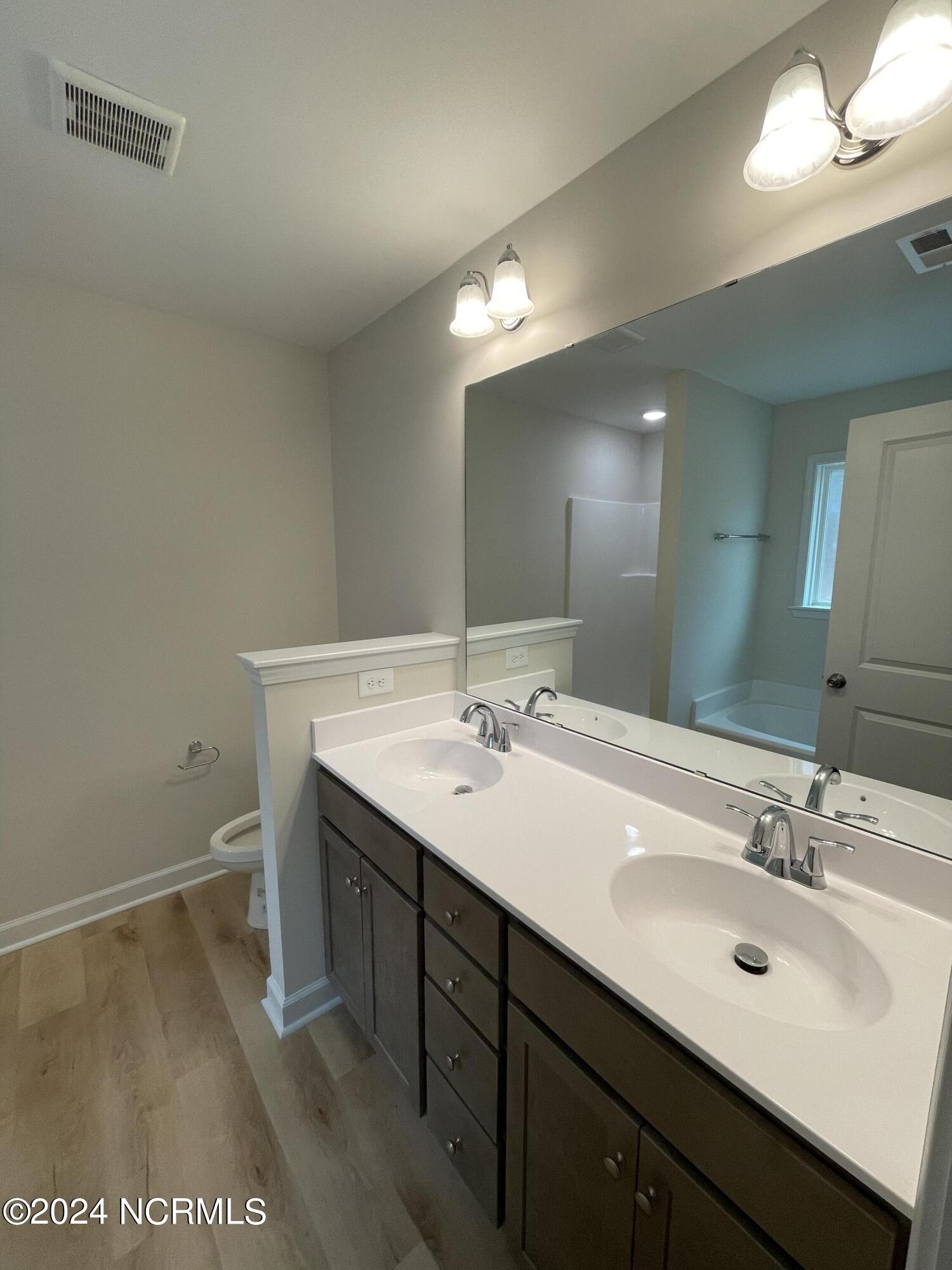 100557021 | Photo 18