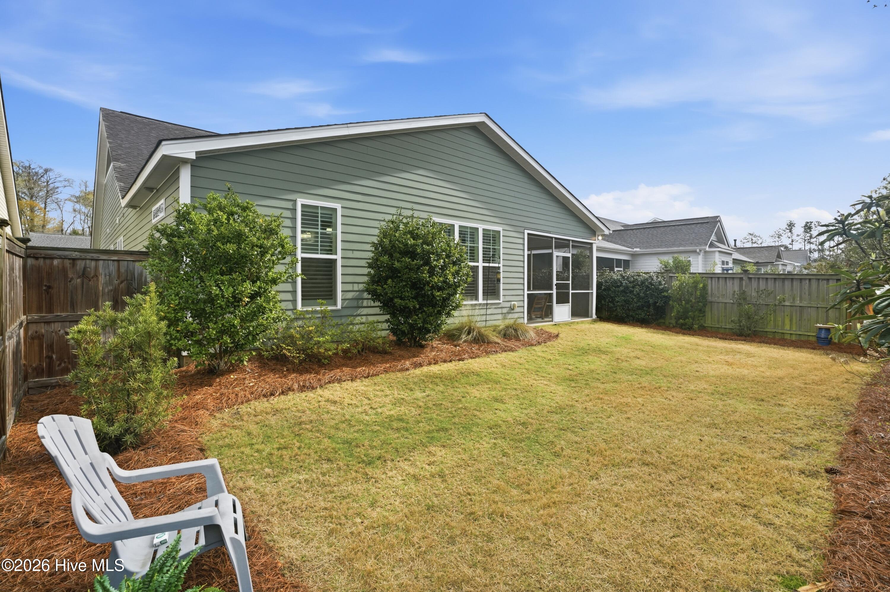 100561469 | Photo 51