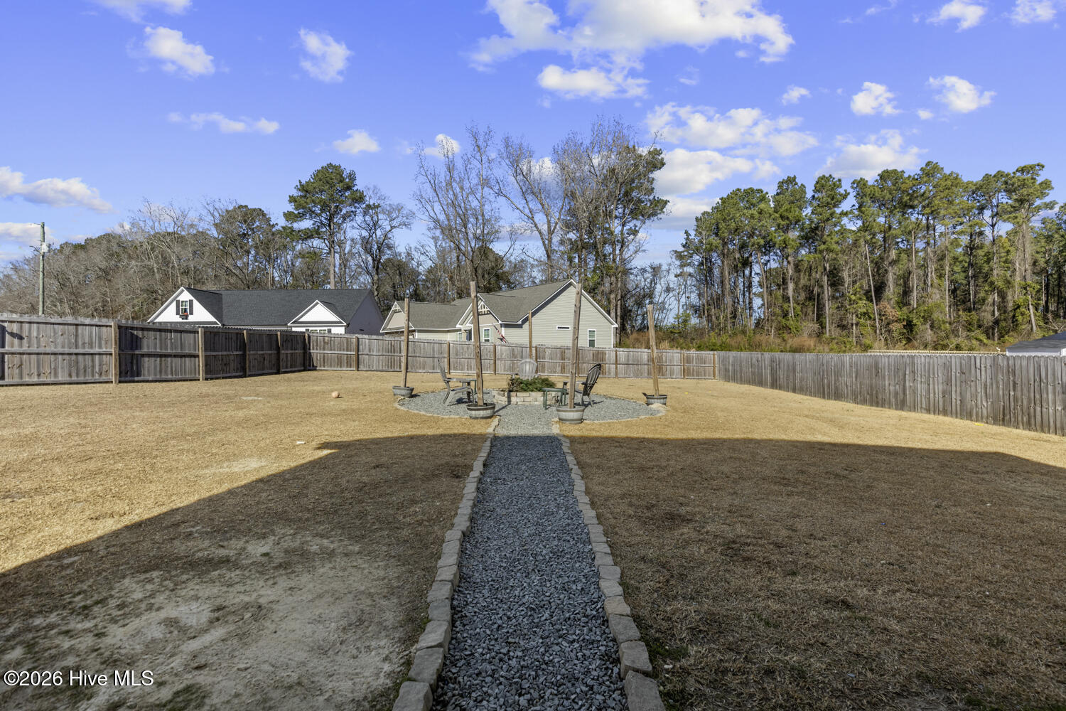 100549890 | Photo 32