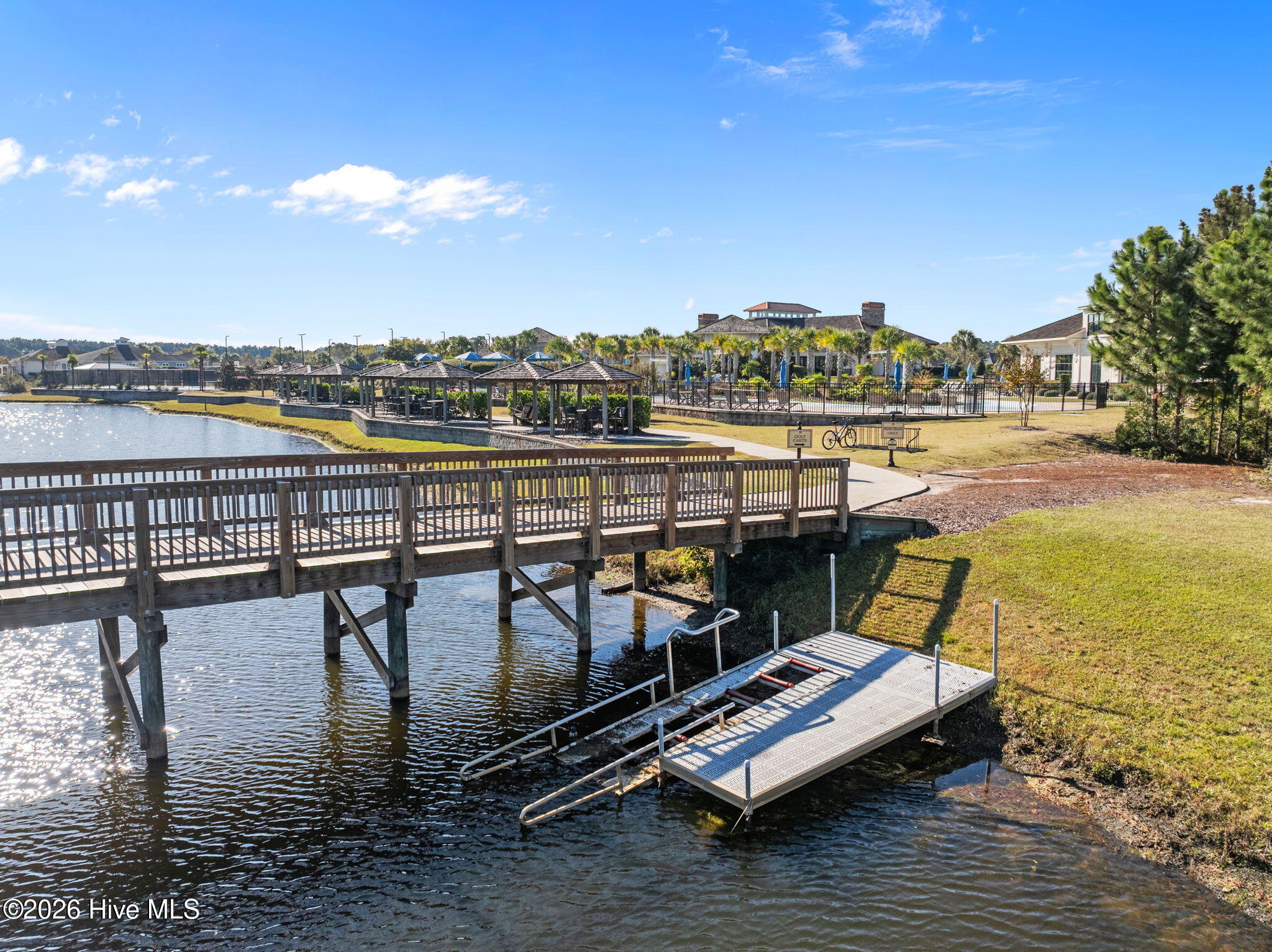 100568496 | Photo 78