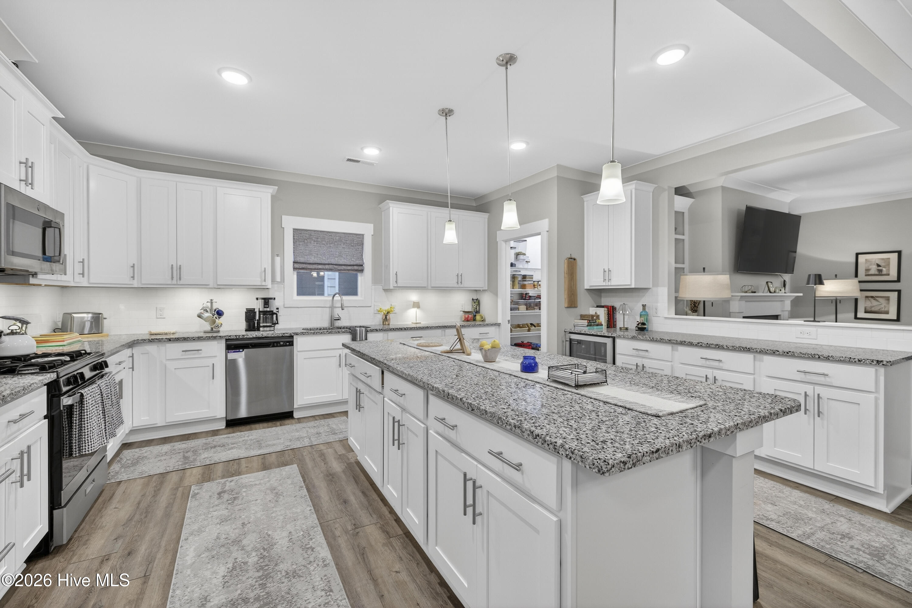 100558964 | Photo 10