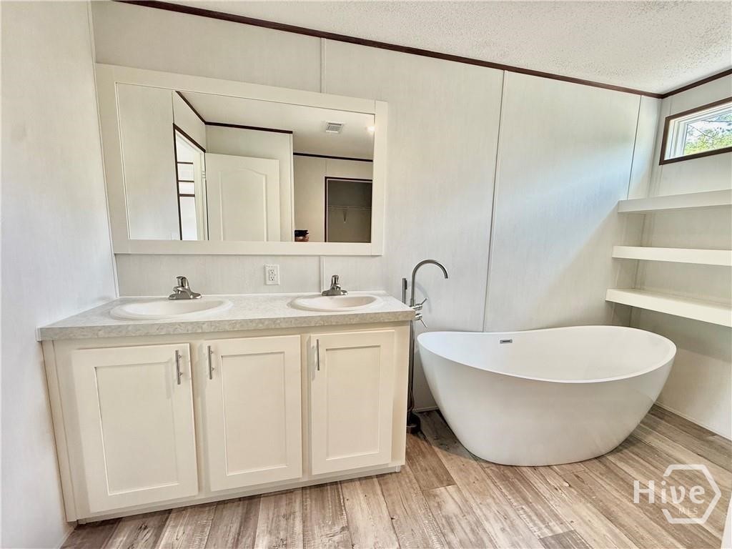 Homes for sale in Hinesville, GA | 319 County Line Road, Hinesville, GA 31313 | MLS# SA343916